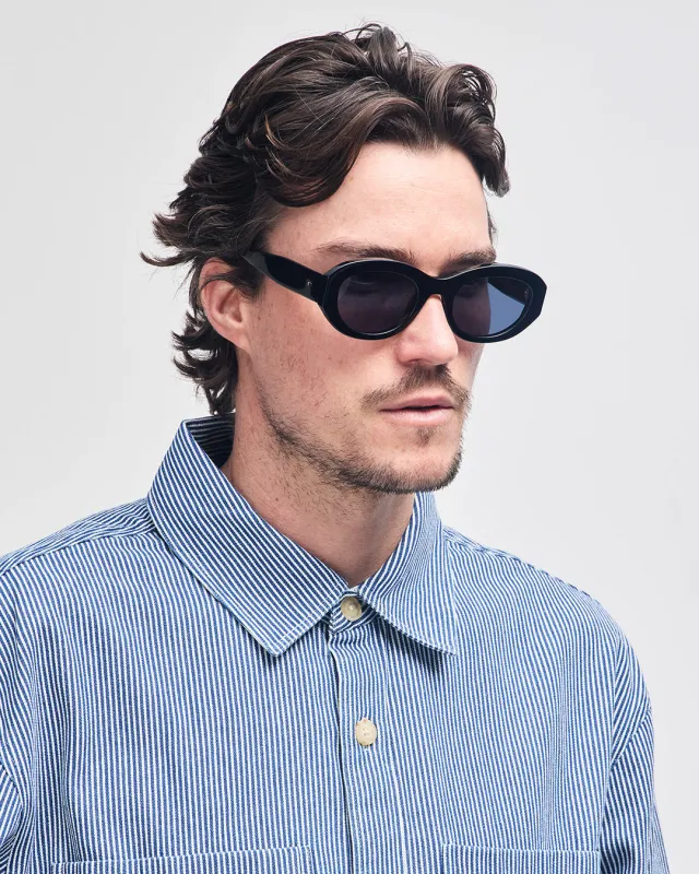 Friday - Black sold by Deus Ex Machina