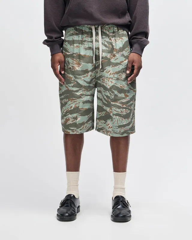 Unforseen Short - Ground Cover Green sold by Deus Ex Machina