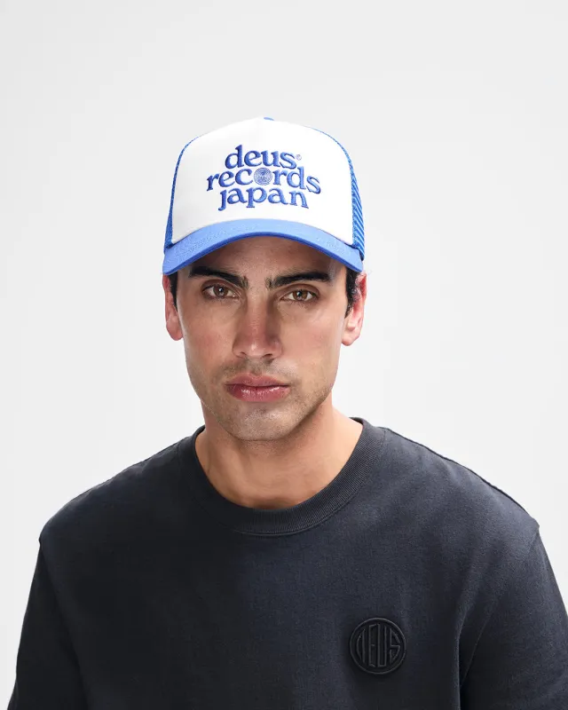 Strata Trucker - Daphne Blue made by Deus Ex Machina