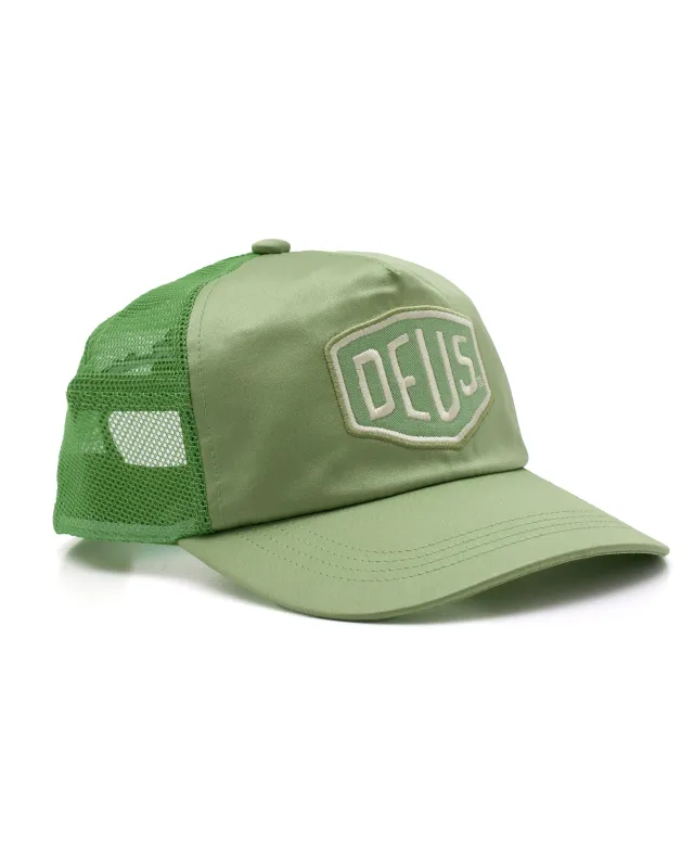 Paris Shield Trucker Cap - Vinyard Green made by Deus Ex Machina