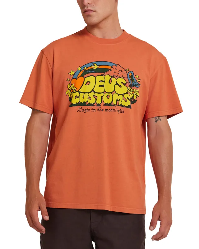 Connection Tee - Clay sold by Deus Ex Machina