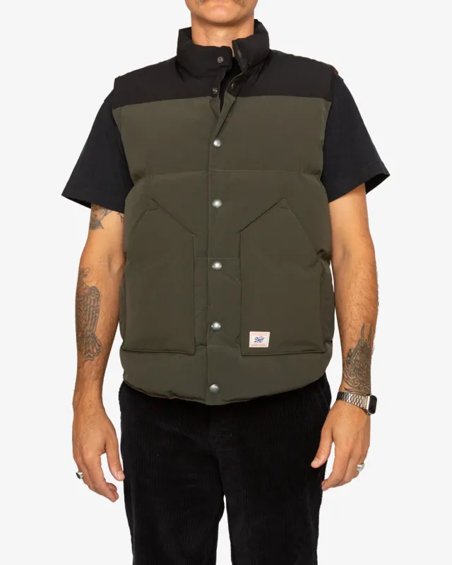 Robson Padded Vest (Regular Fit) - Forest Night made by Deus Ex Machina