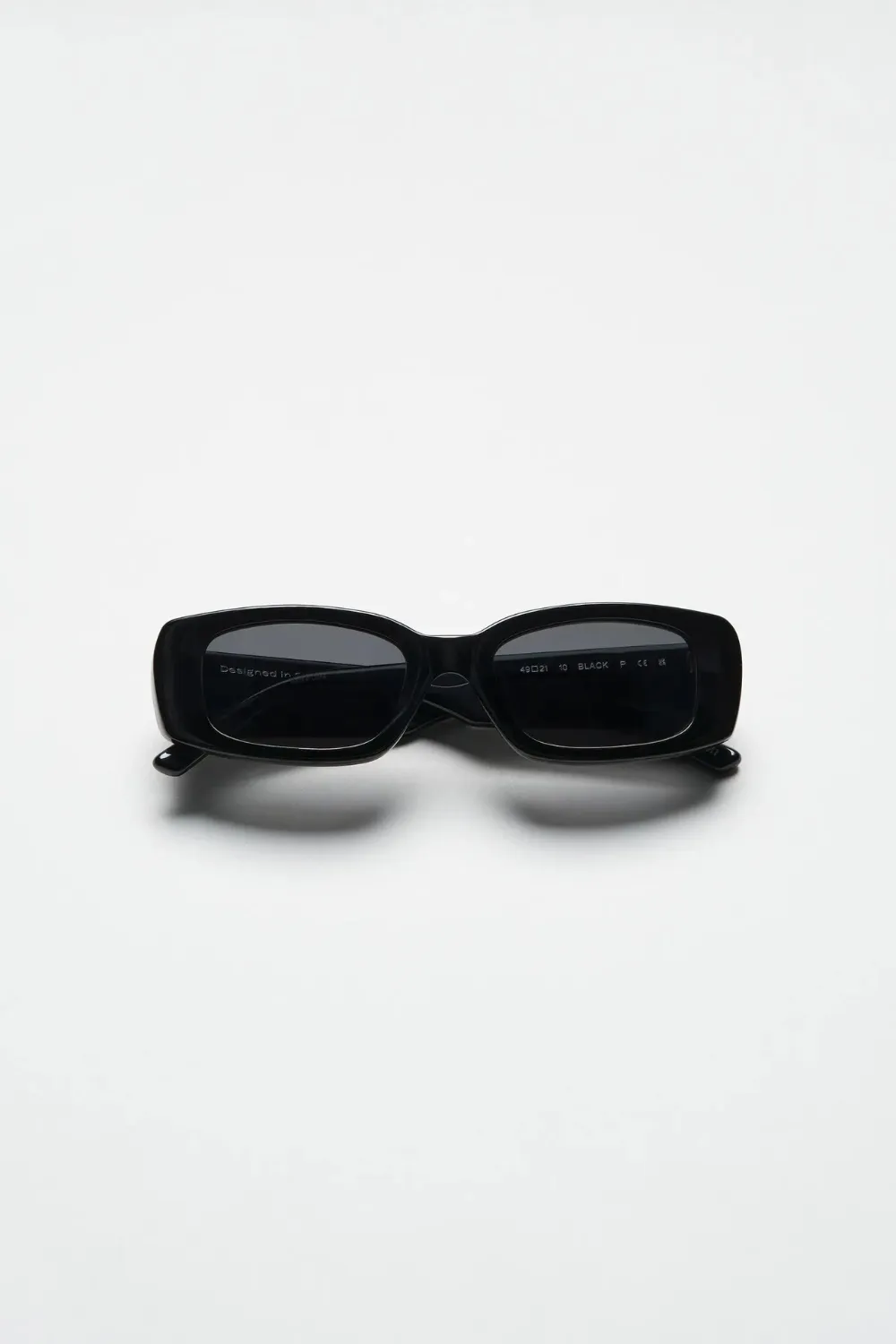 10.2 Black - By CHIMI sold by St. Agni