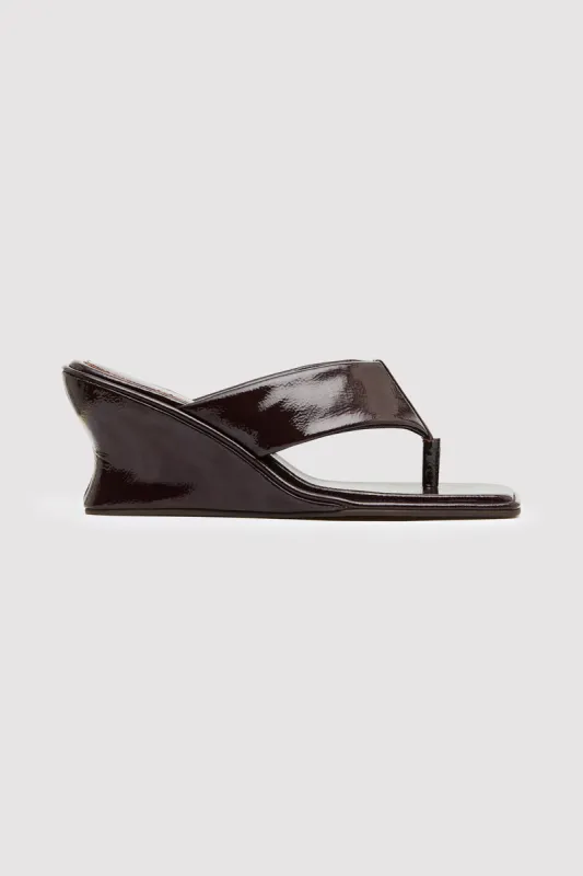 Soft Thong Contour Wedge - Patent Port sold by St. Agni