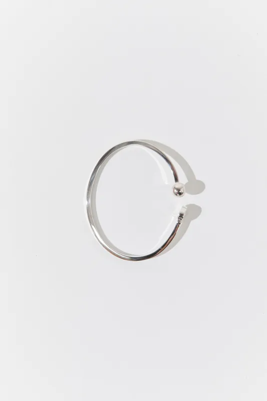 TRAZO Adjustable Bangle - by Belén Kröl sold by St. Agni