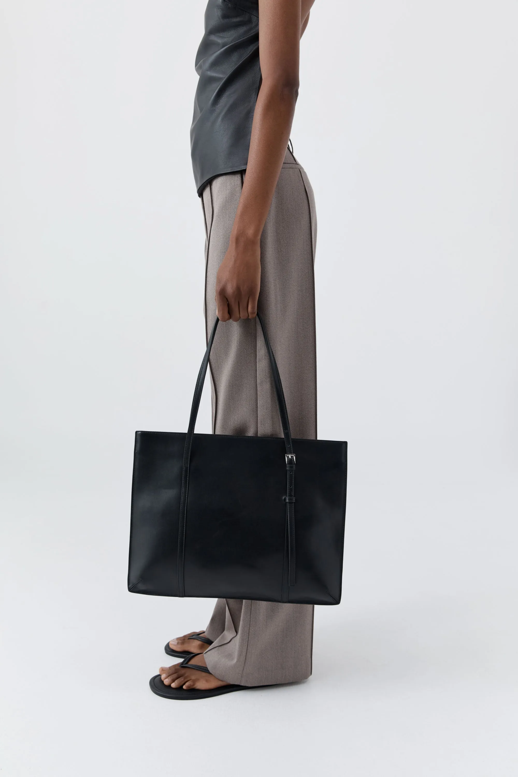 90s Messenger Tote - Black sold by St. Agni