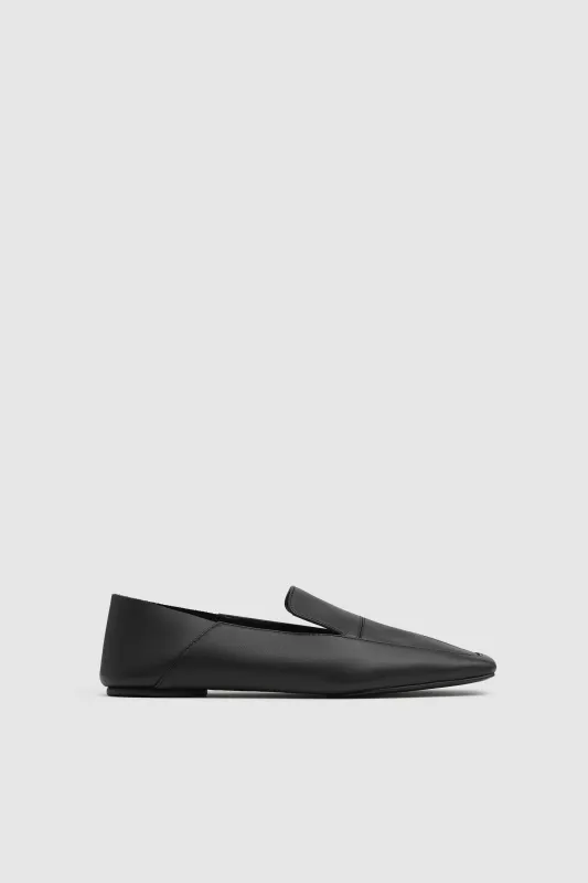 Minimal Flat Loafer - Black made by St. Agni