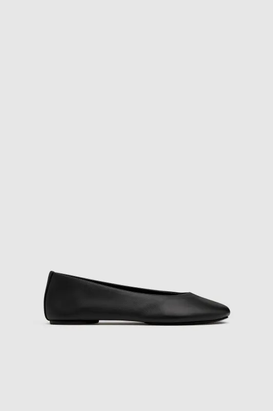 Low Scoop Ballet Flat - Black made by St. Agni