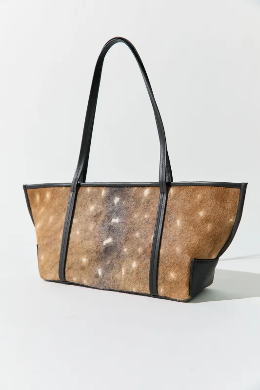 Fawn Slim Bateau Tote - Almond made by St. Agni