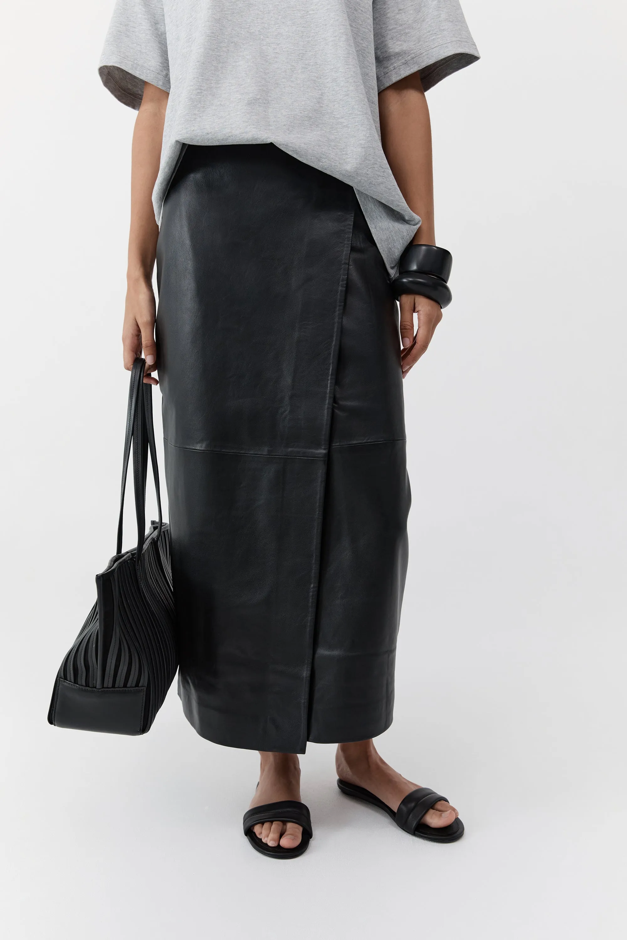 Linea Stitch Bateau Tote - Black sold by St. Agni product image thumbnail 5