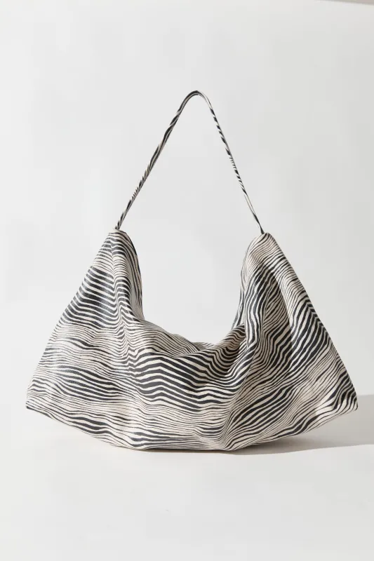 PRE-ORDER: Savannah Hobo Bag - Savannah made by St. Agni
