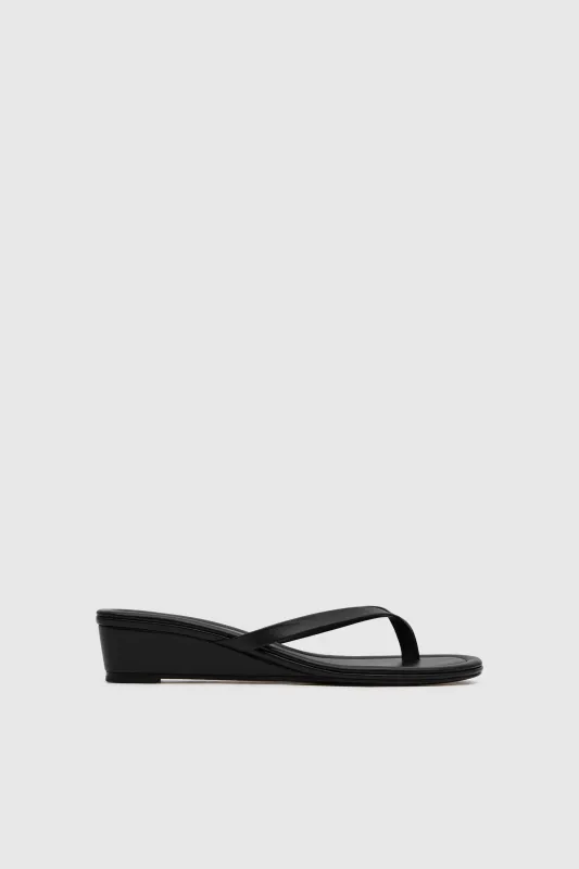 Thong Wedge - Black made by St. Agni