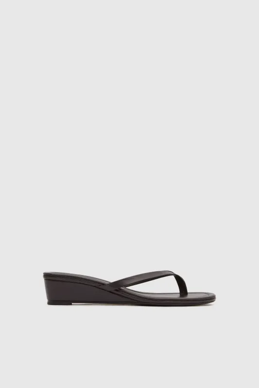 Thong Wedge - Coffee made by St. Agni