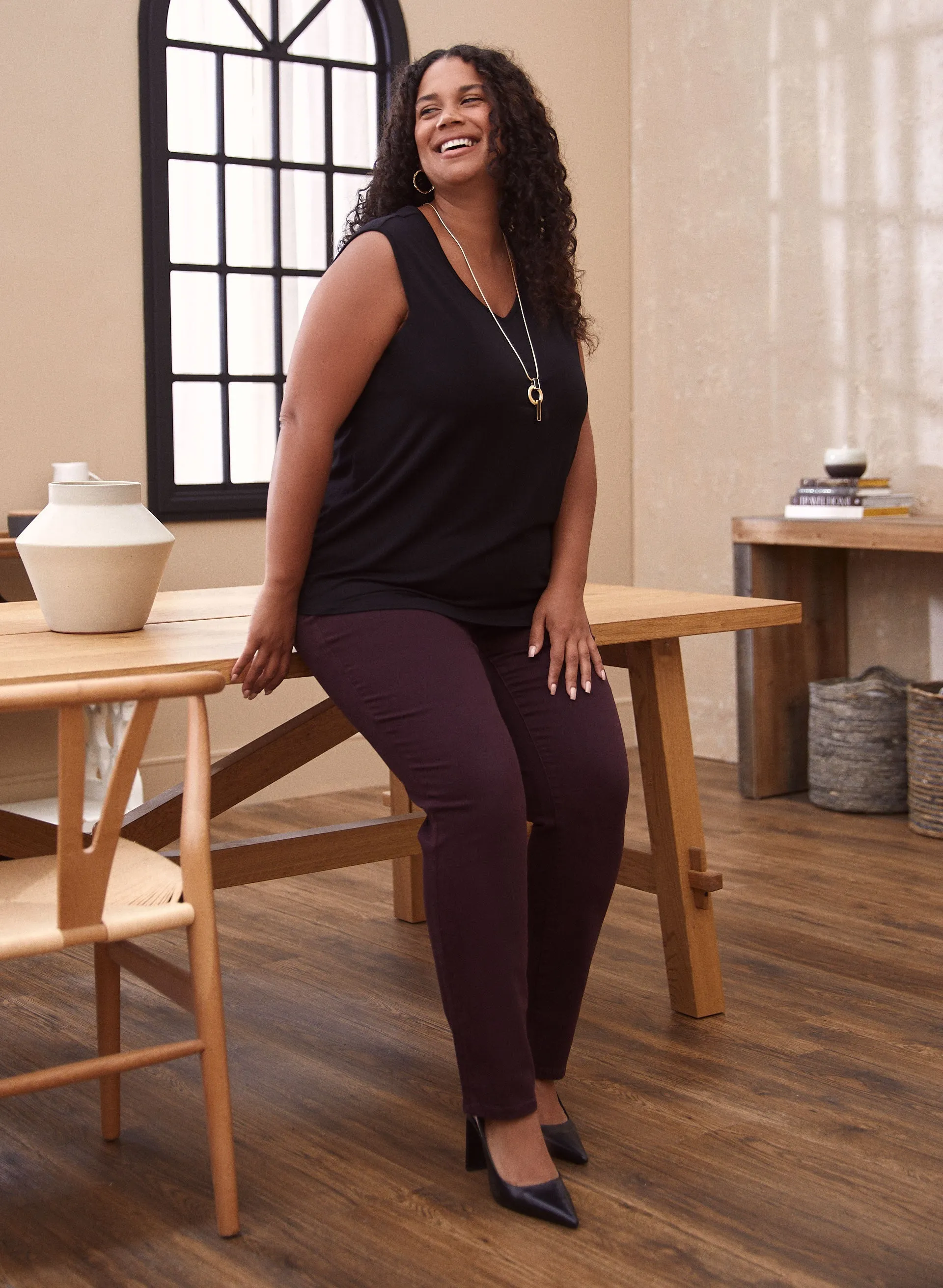 Sleeveless V-Neck Top sold by Laura product image thumbnail 4