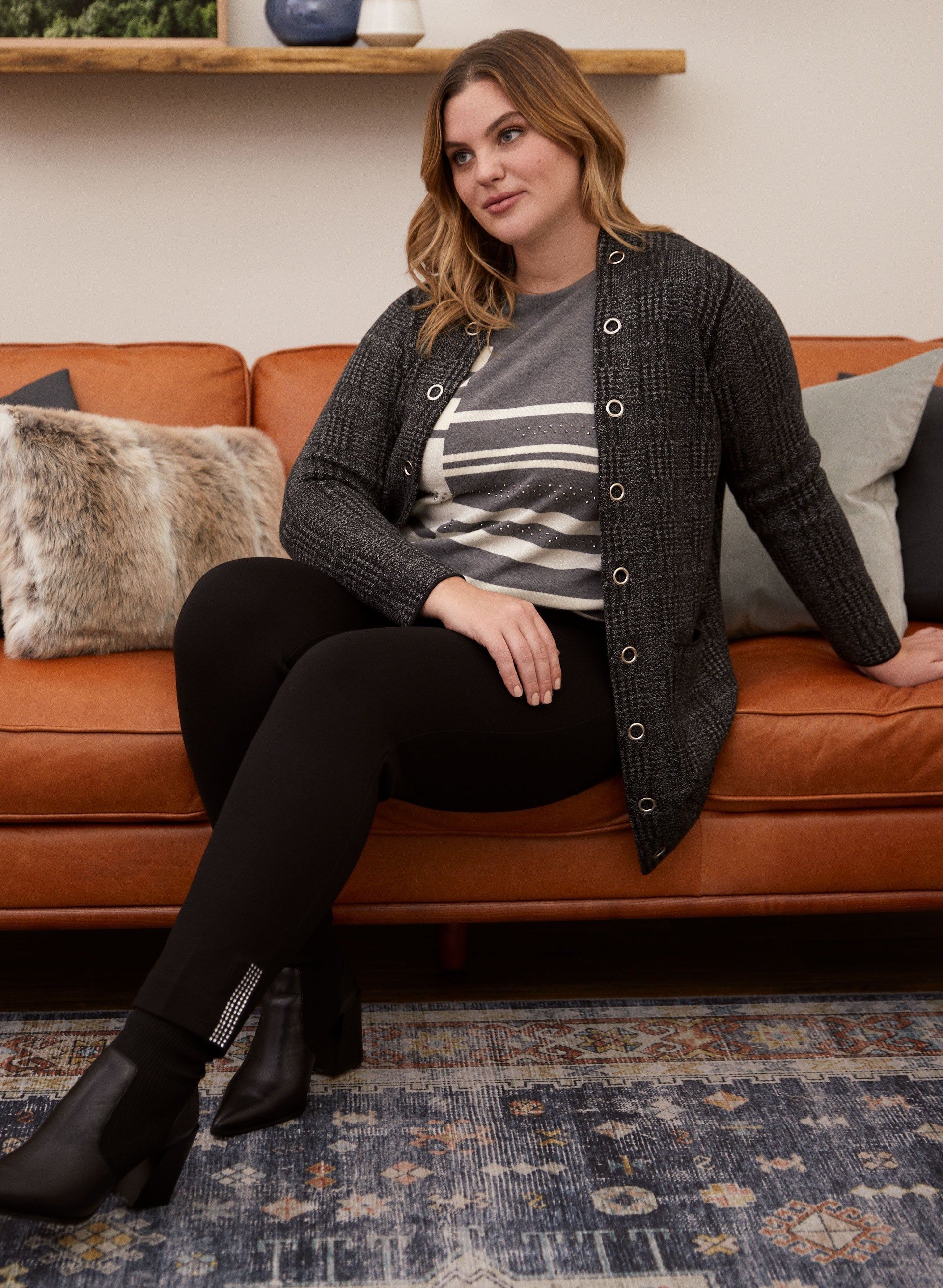 Colour Block Sweater sold by Laura product image thumbnail 5