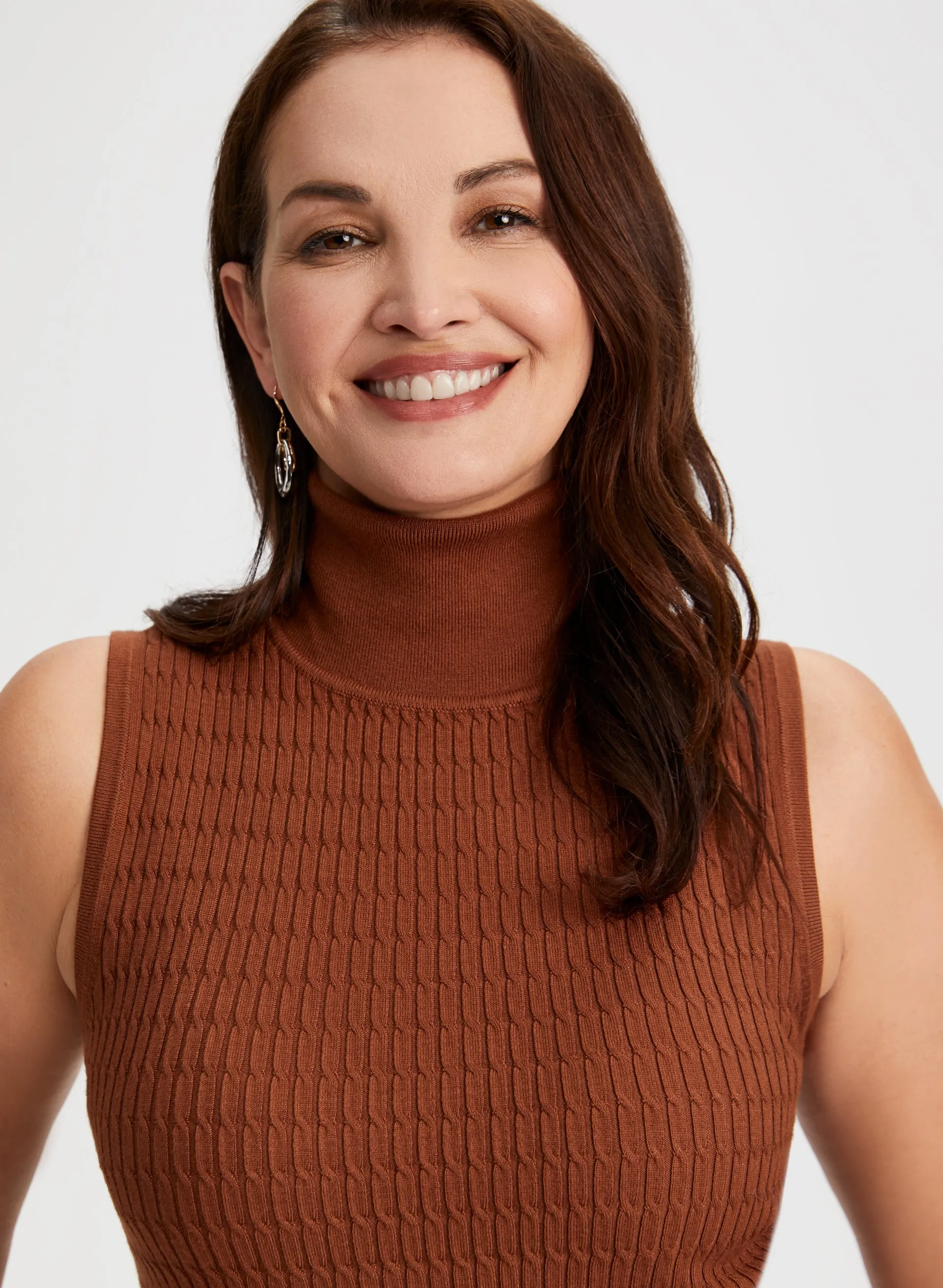 Sleeveless Turtleneck Sweater sold by Laura product image thumbnail 2