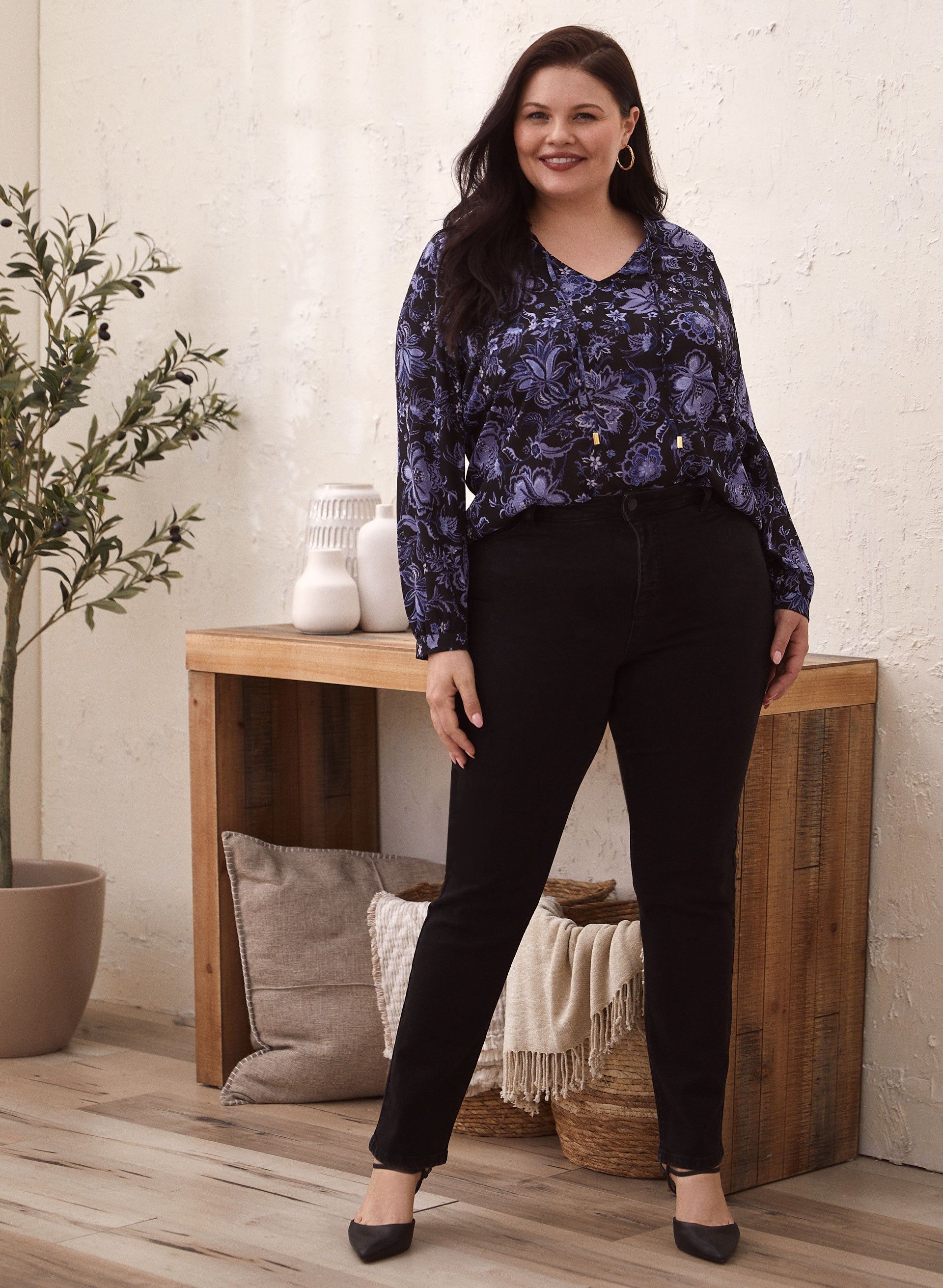 Straight Leg Jeans sold by Laura product image thumbnail 3