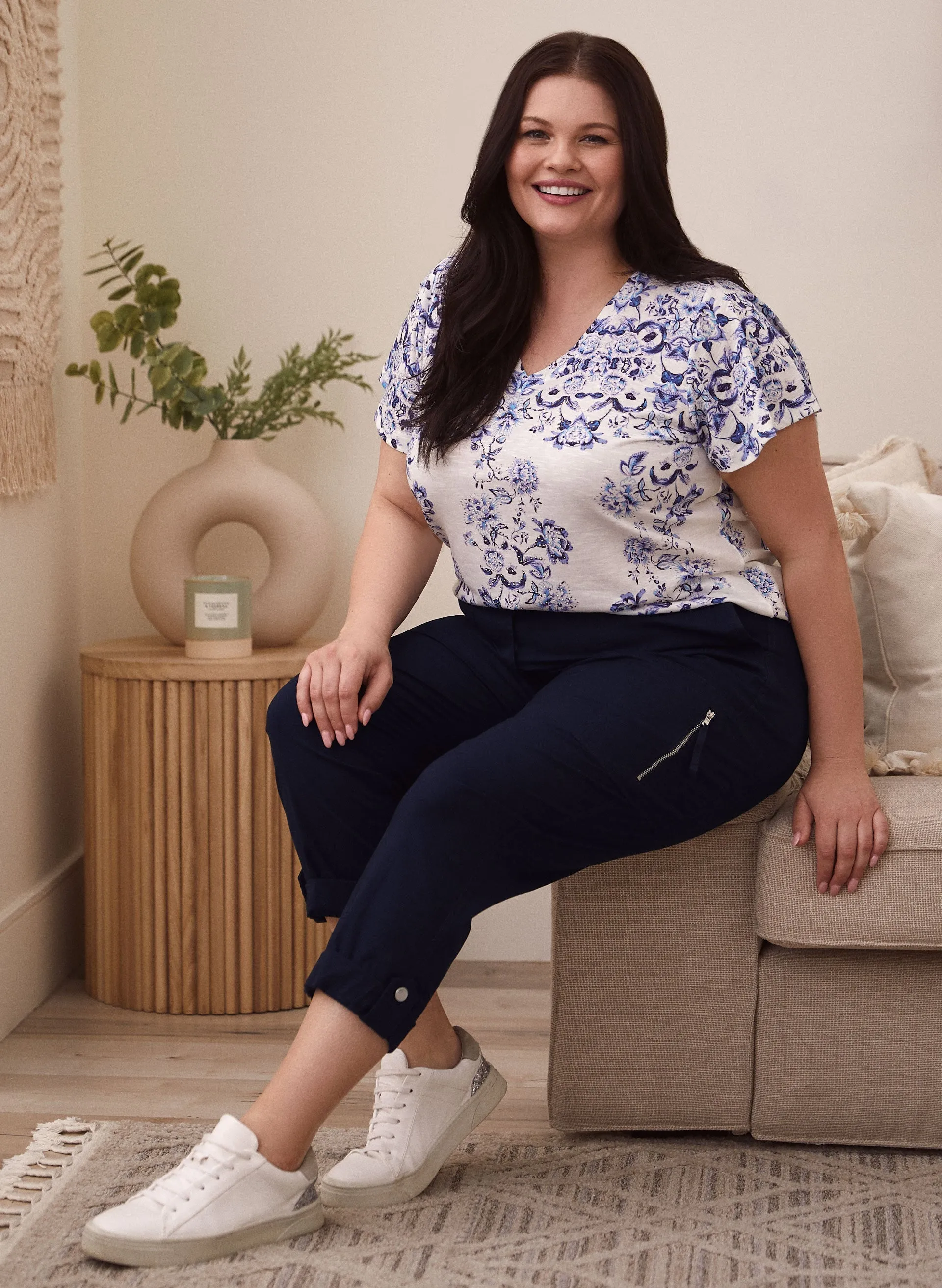 Zipper Detail Cargo Capris sold by Laura product image thumbnail 3