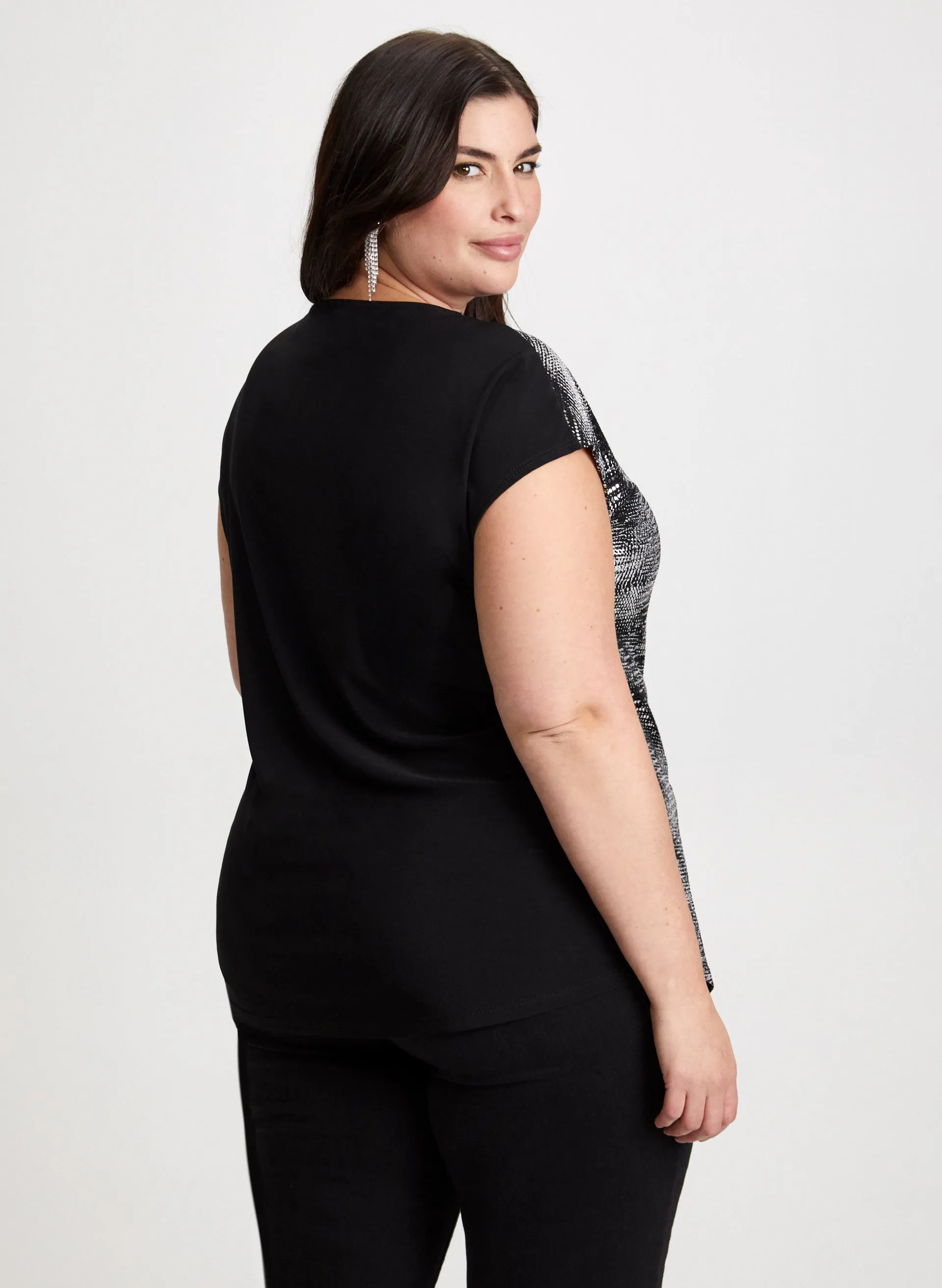 Abstract Metallic Print Top sold by Laura product image thumbnail 4