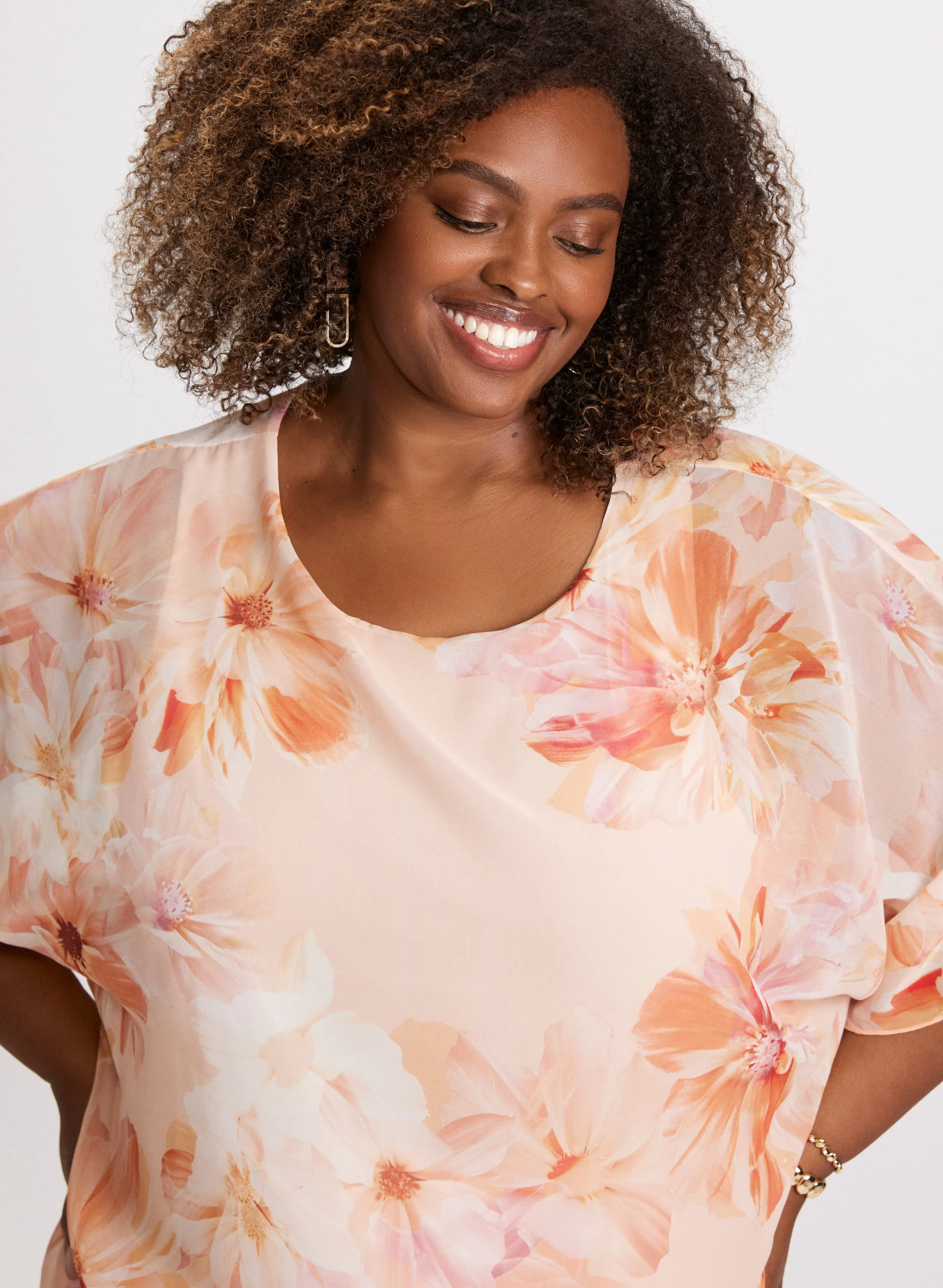 Crew Neck Floral Print Blouse sold by Laura product image thumbnail 2