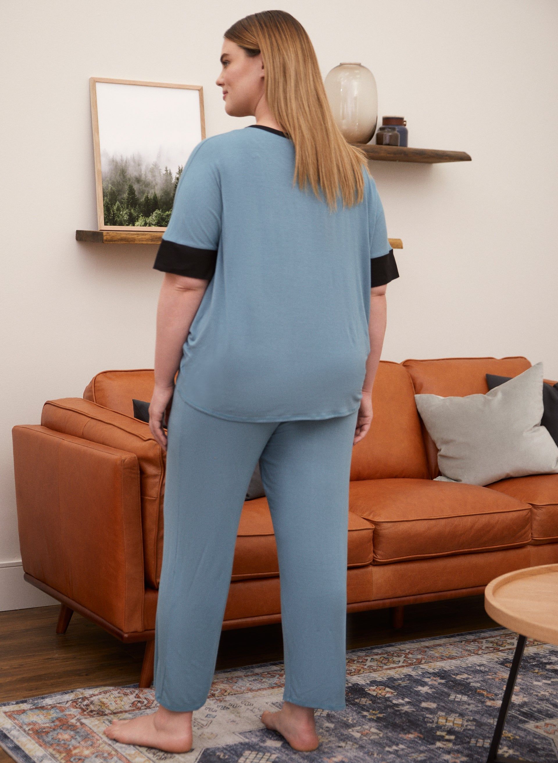 Contrast Detail Pyjama Set sold by Laura product image thumbnail 3