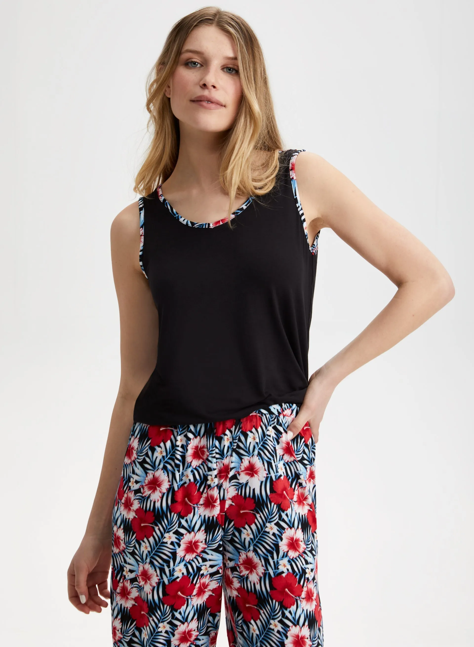 Tropical Print Pyjama Set sold by Laura product image thumbnail 5