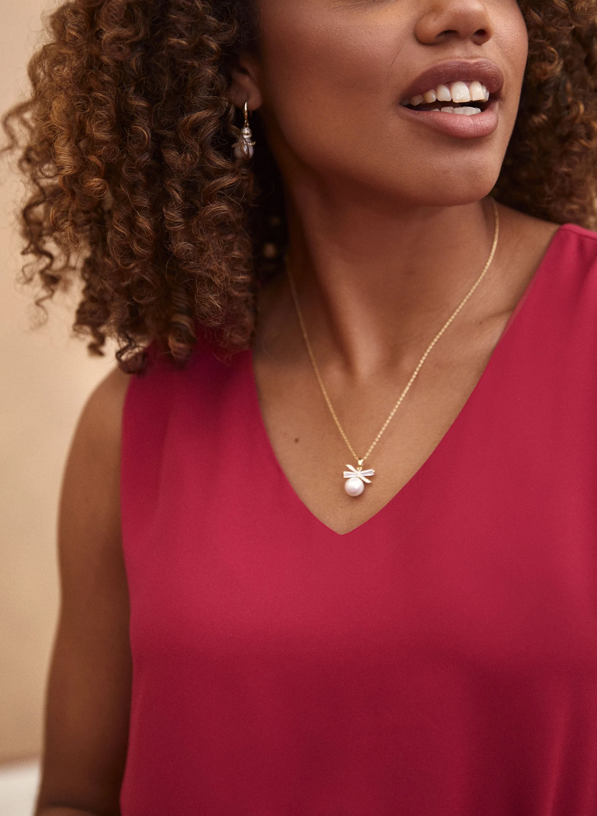 Essential V-Neck Blouse sold by Laura product image thumbnail 4