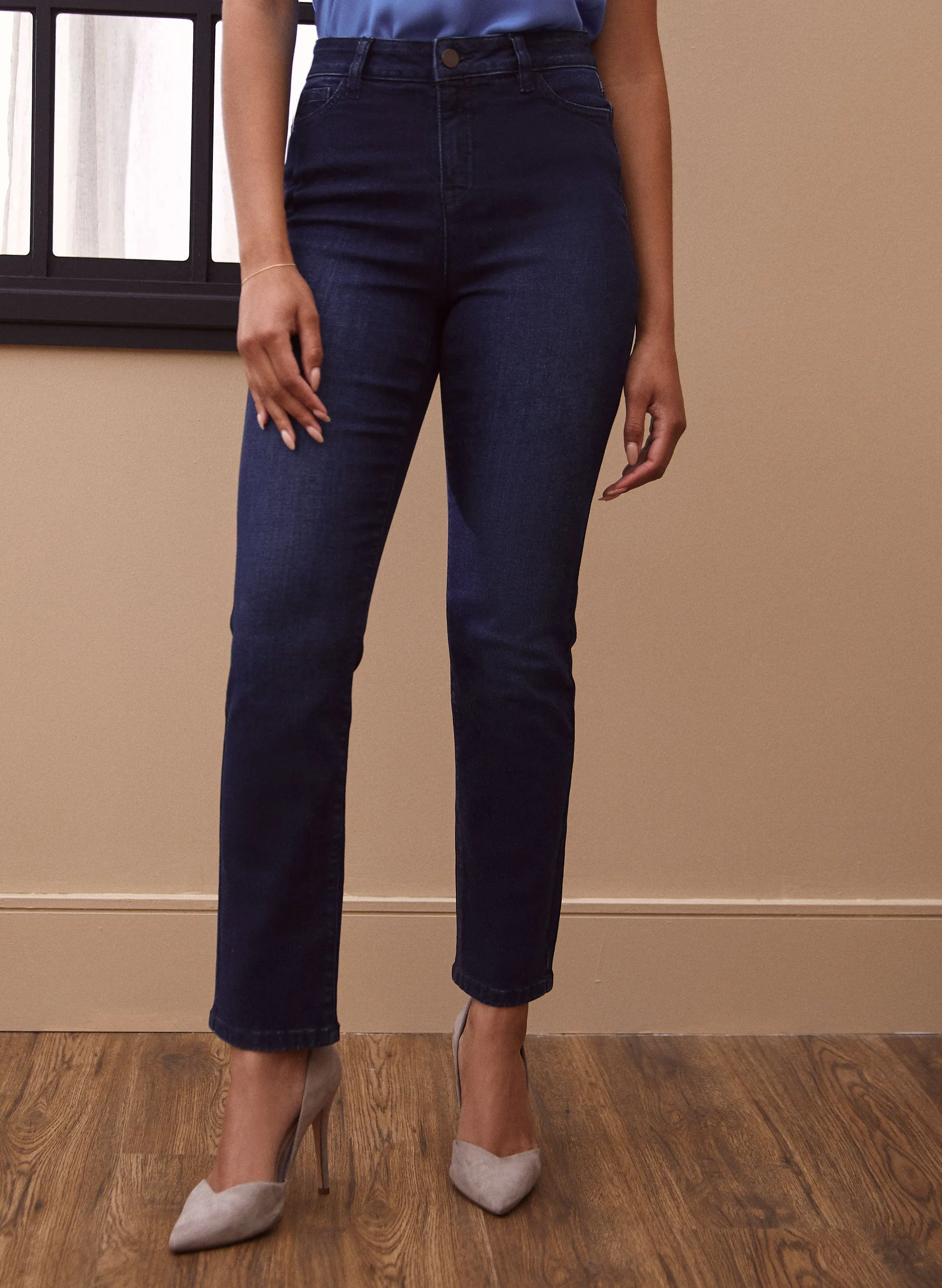 Straight Leg Jeans sold by Laura