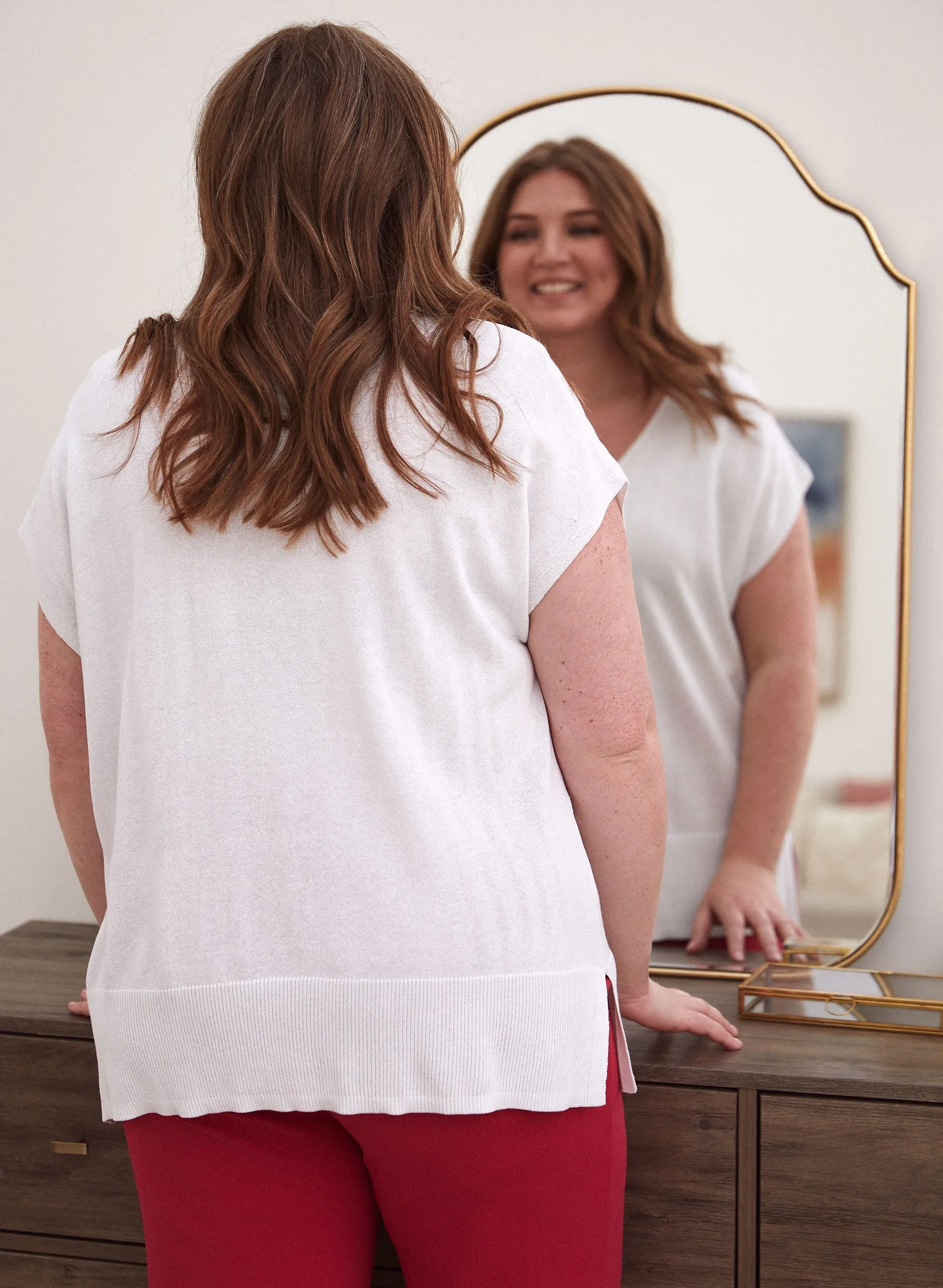 Short Sleeve V-Neck Sweater sold by Laura product image thumbnail 2