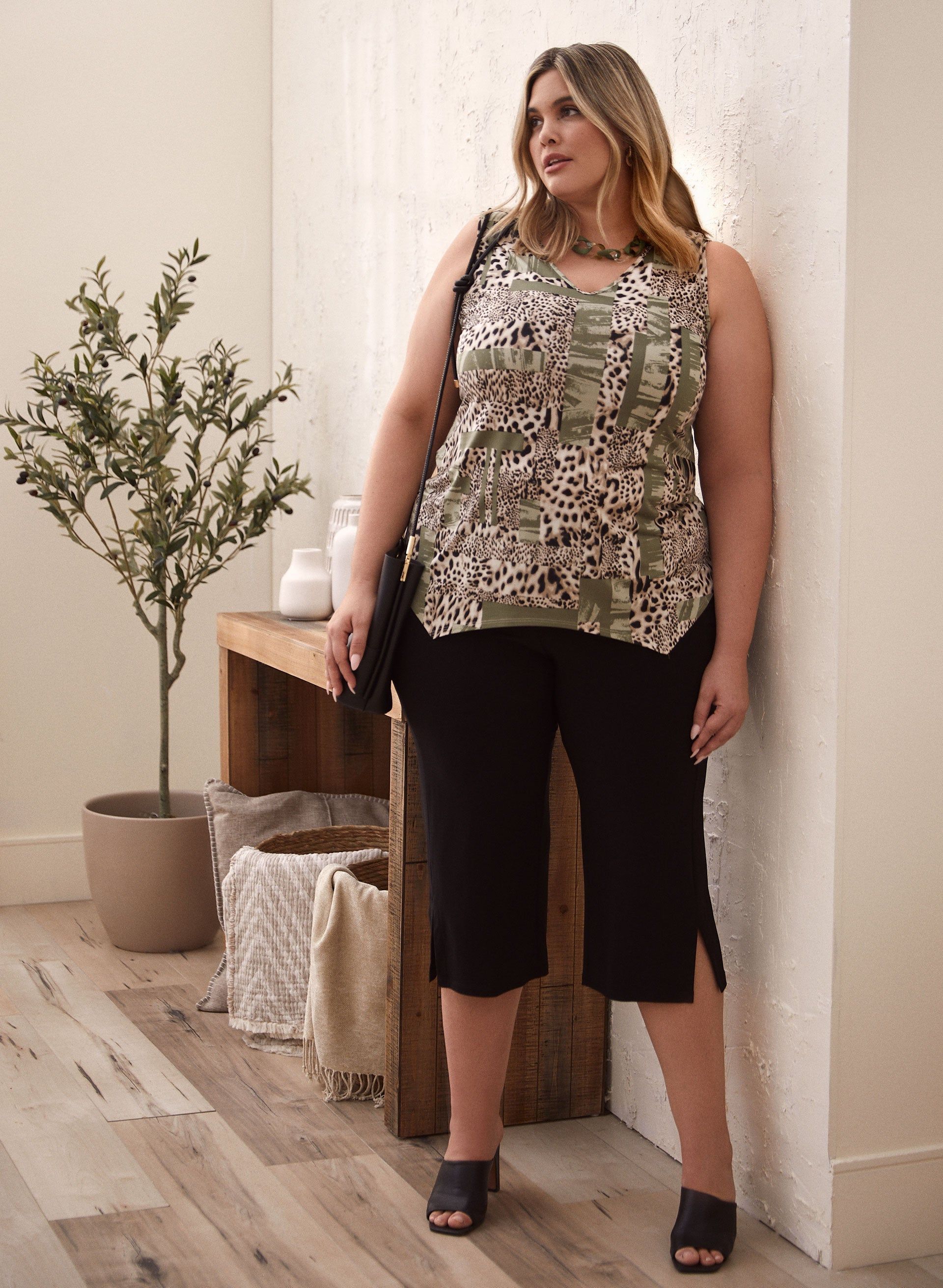 Slit Detail Pull-On Capris sold by Laura product image thumbnail 3