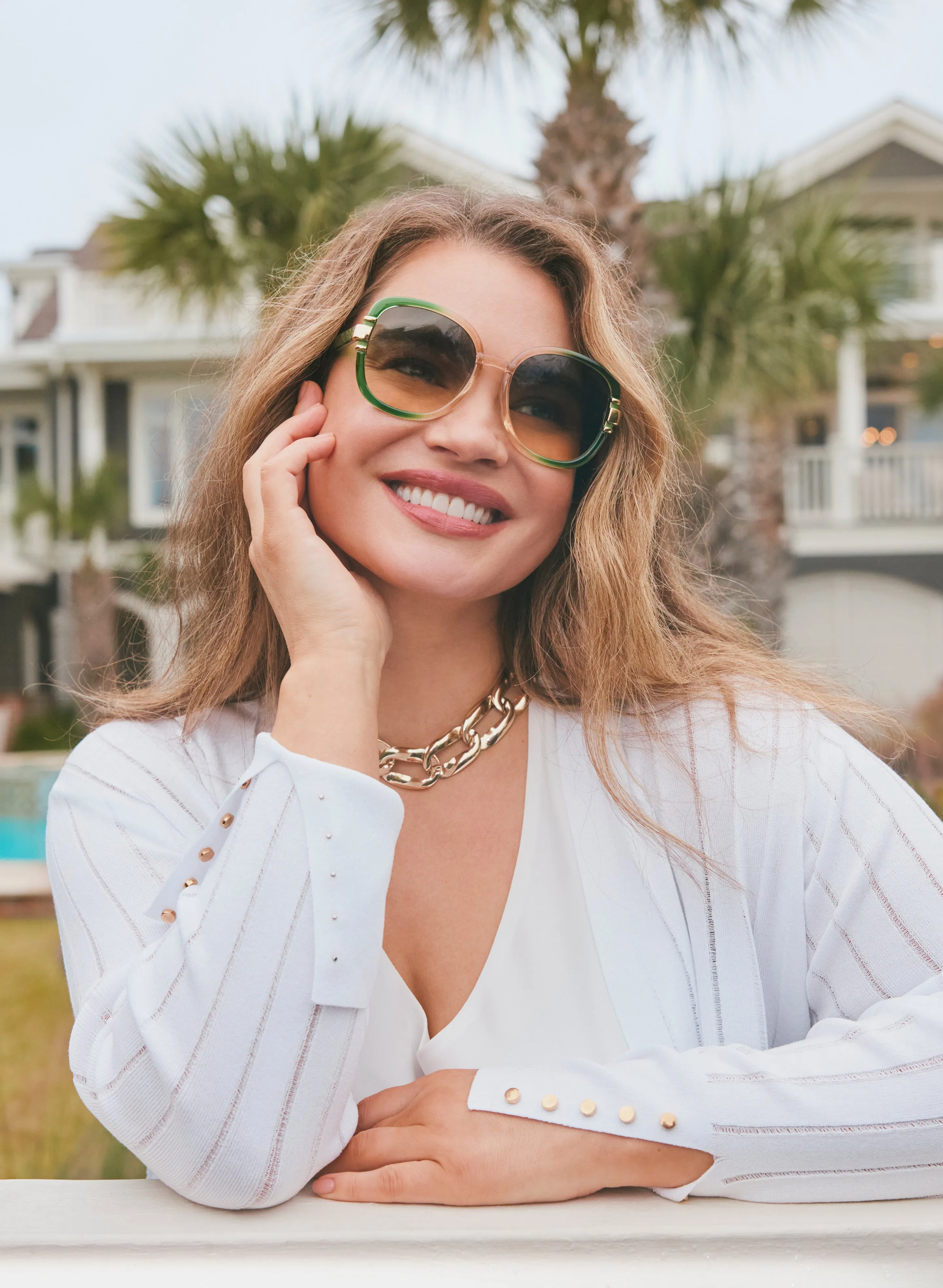 Metallic Detail Round Sunglasses sold by Laura product image thumbnail 2