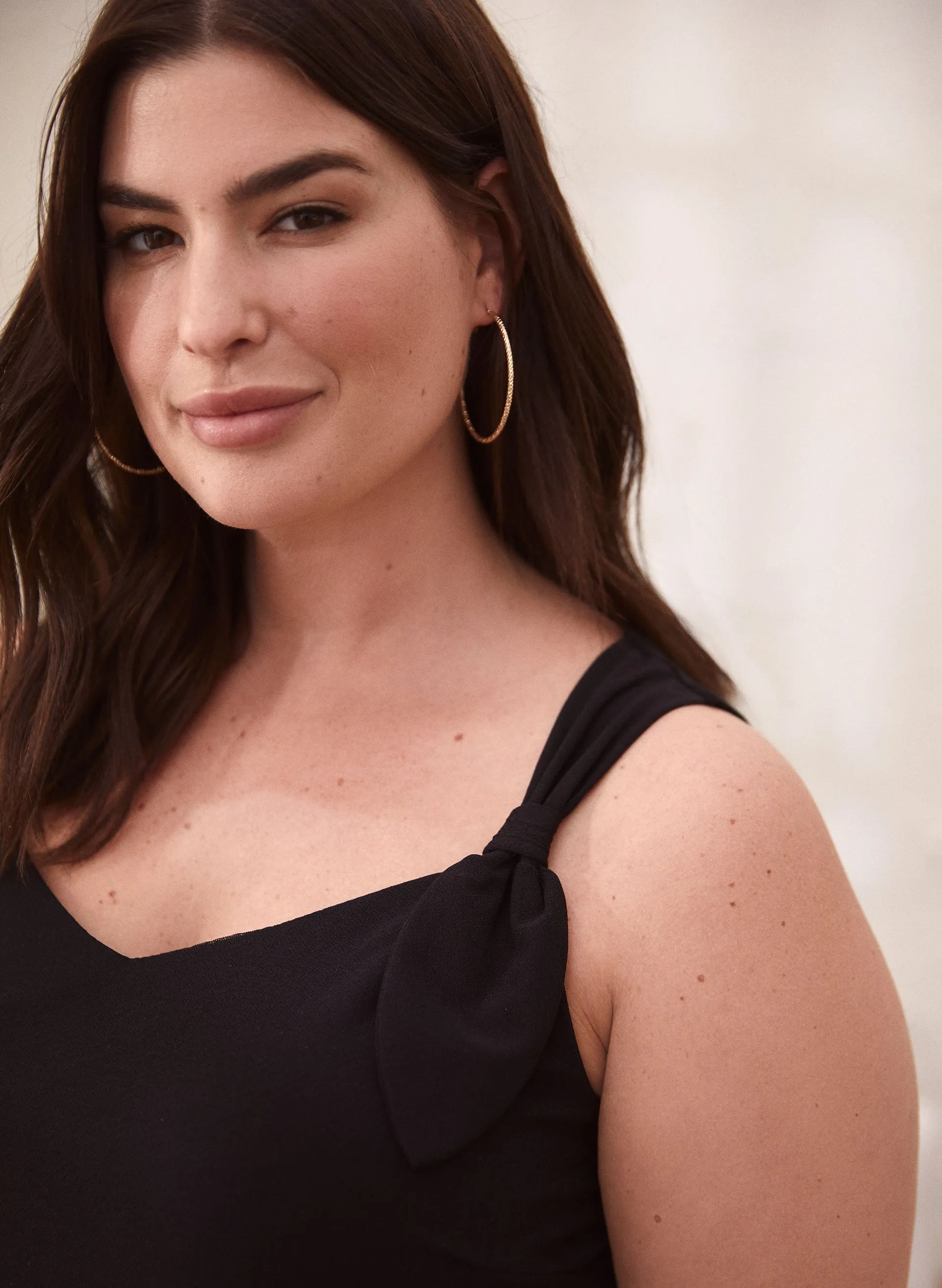 Sleeveless Tie Detail Top sold by Laura product image thumbnail 2