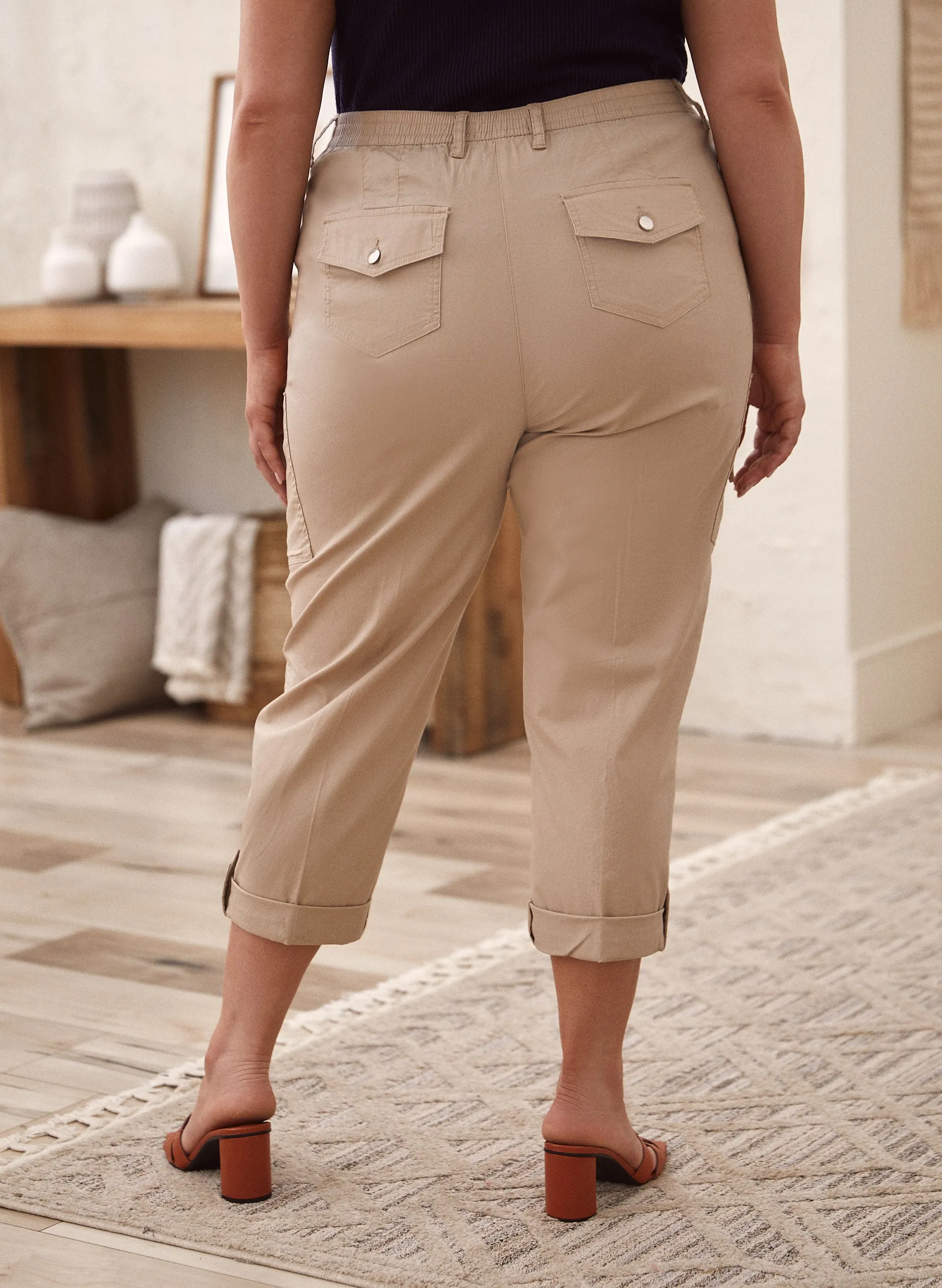 Zipper Detail Cargo Capris sold by Laura product image thumbnail 5