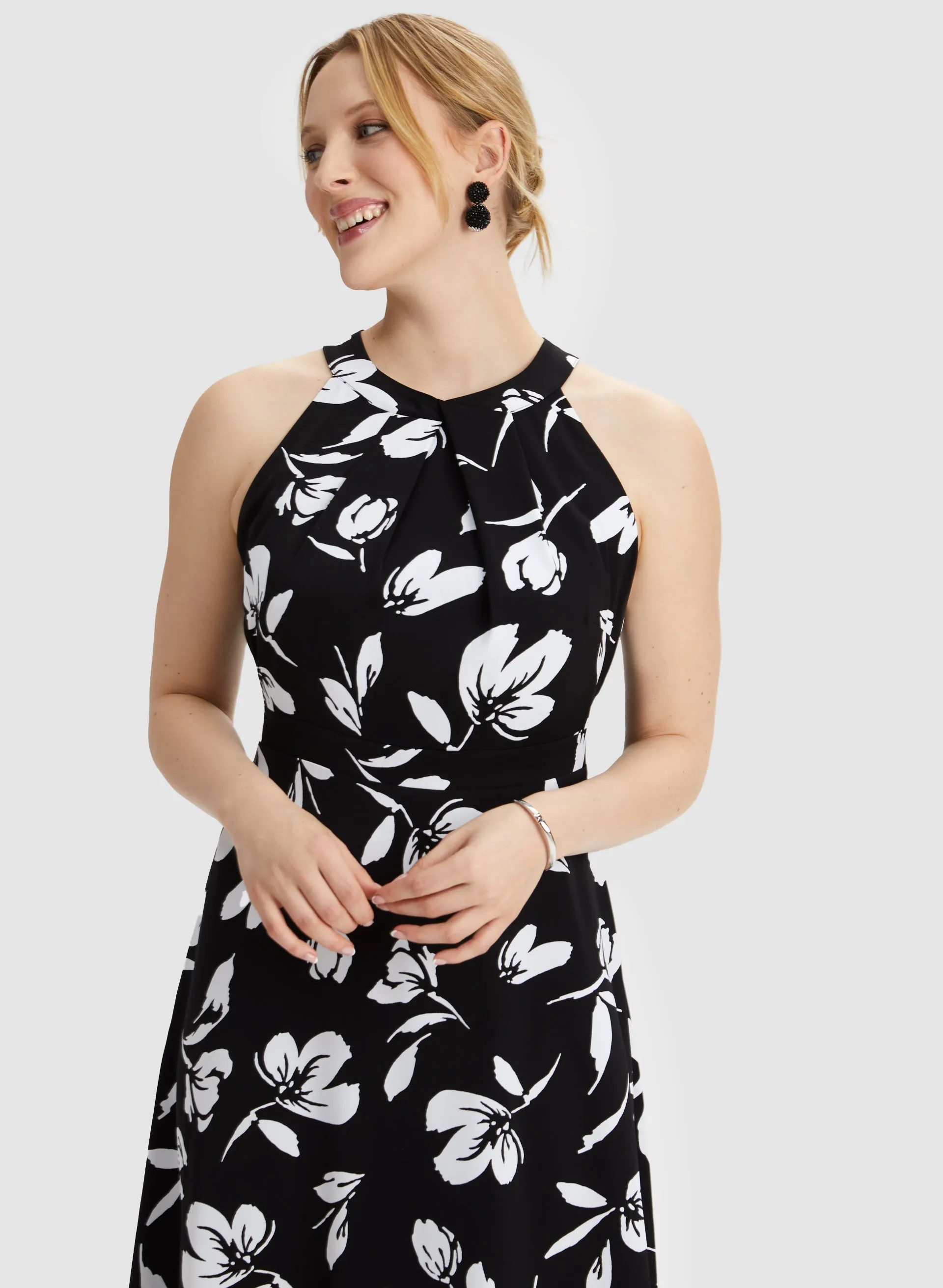 Sleeveless Floral Print Dress sold by Laura product image thumbnail 5