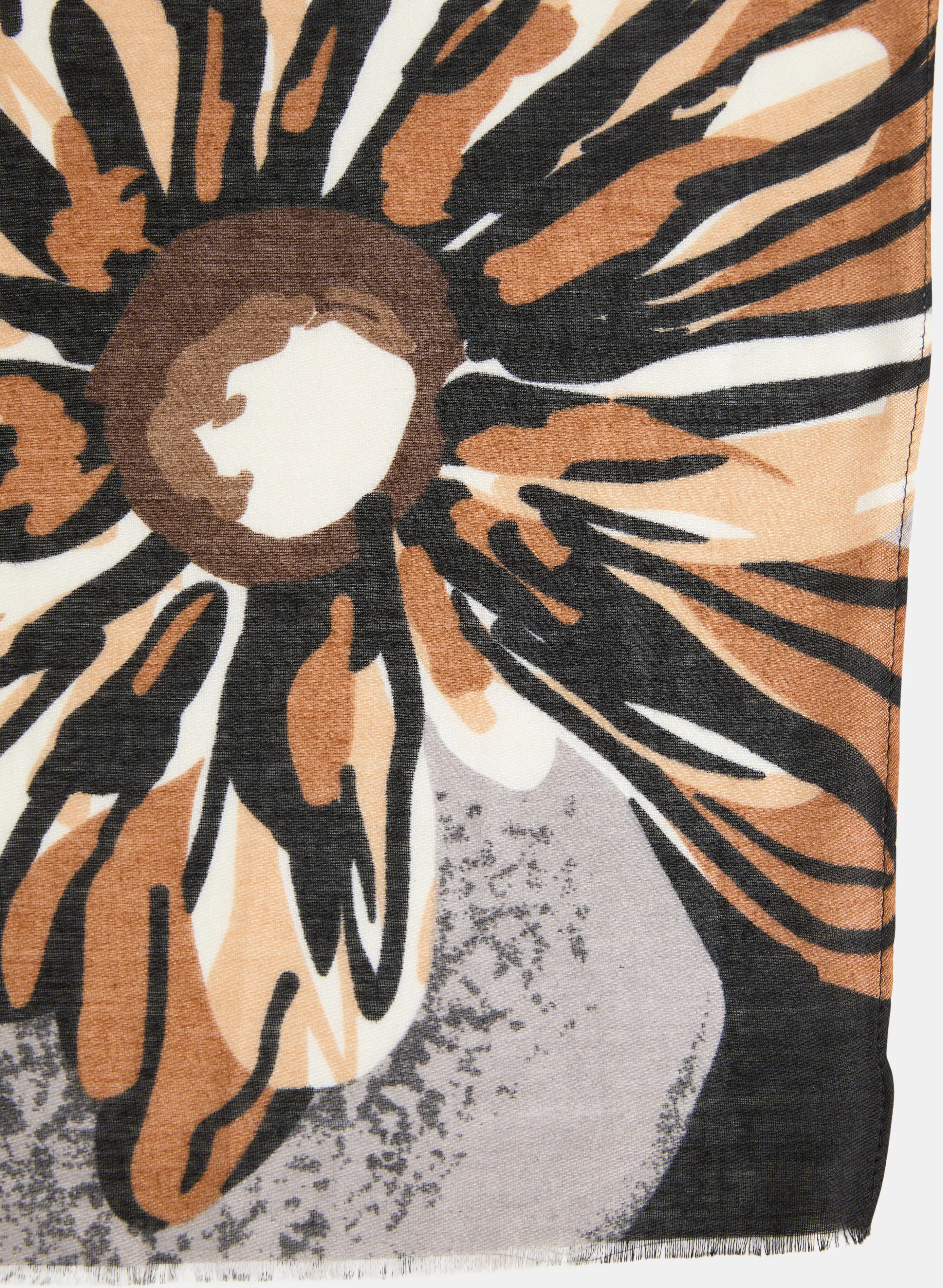 Floral Motif Rectangular Scarf sold by Laura product image thumbnail 3