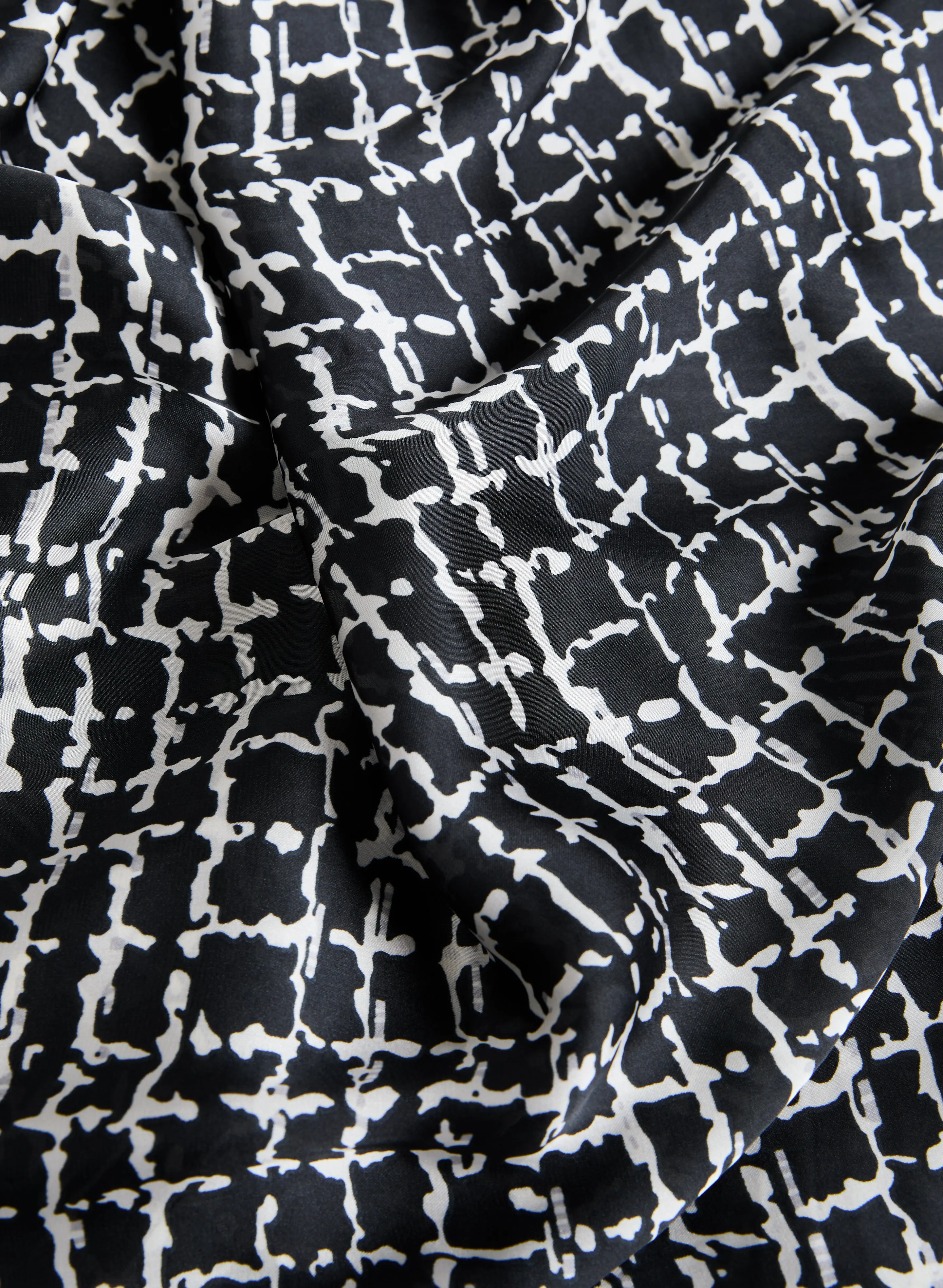 Geometric Plaid Print Scarf sold by Laura product image thumbnail 3