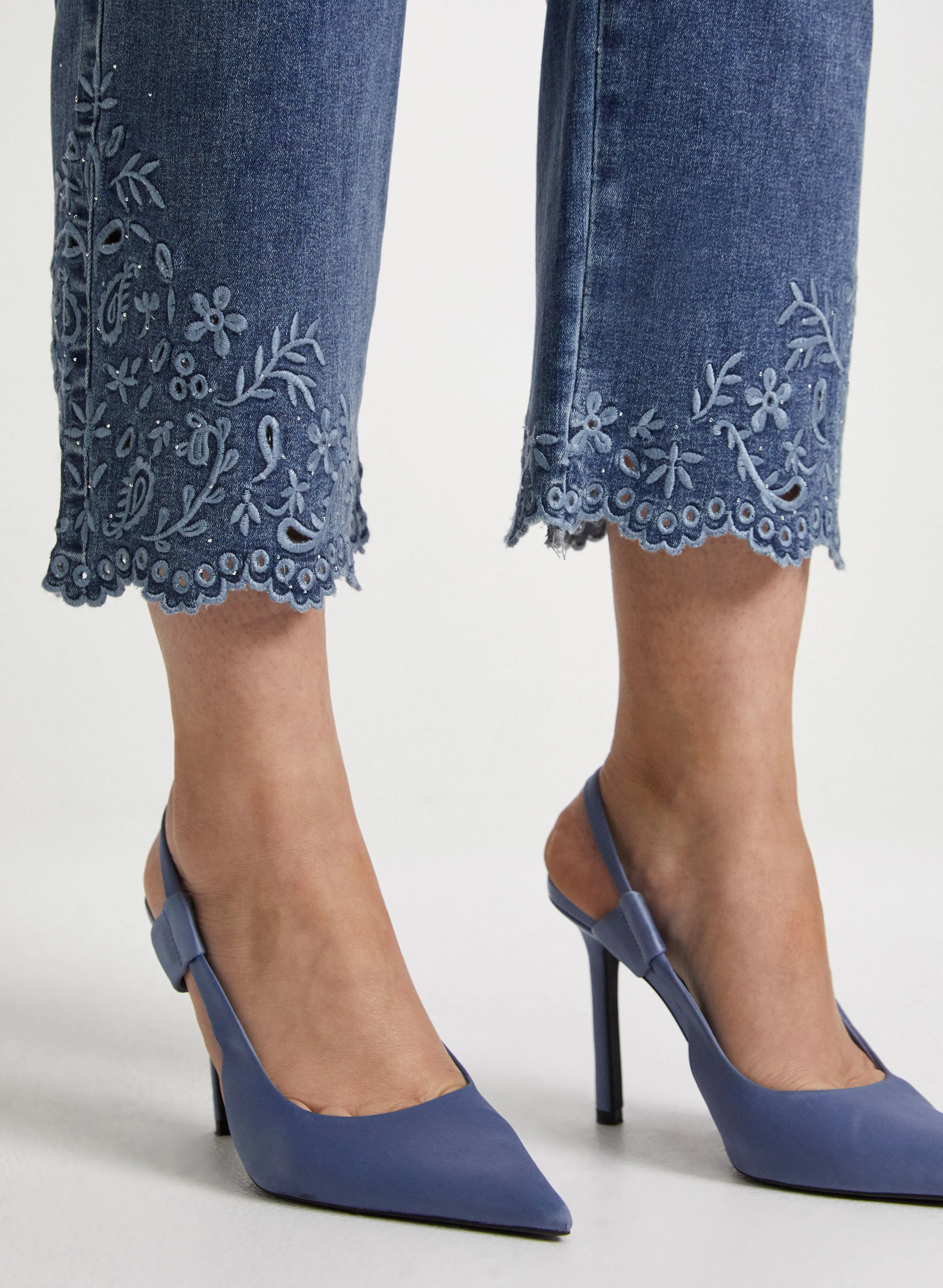 Scalloped Hem Denim Capris sold by Laura product image thumbnail 5