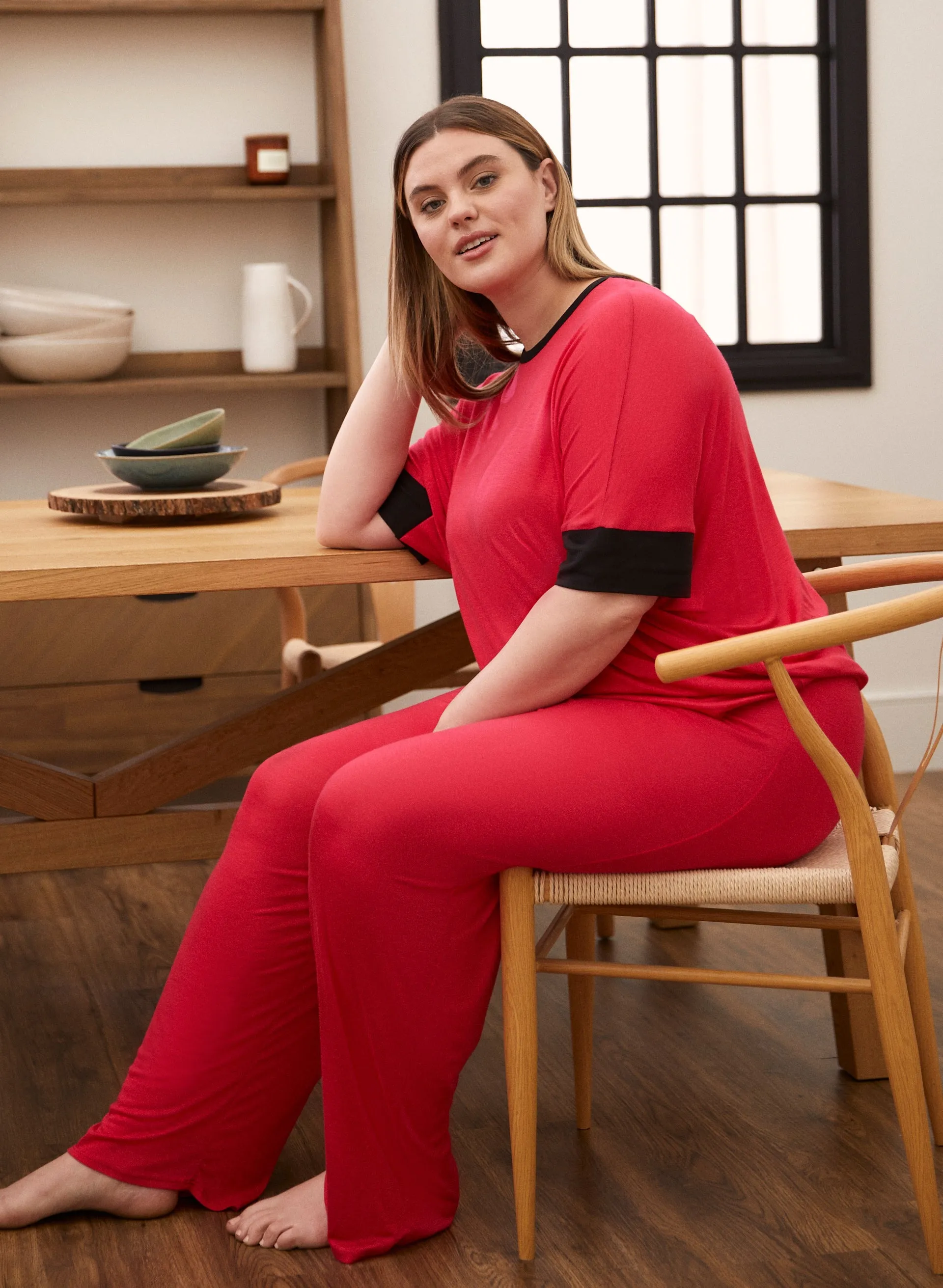 Contrast Detail Pyjama Set sold by Laura product image thumbnail 3