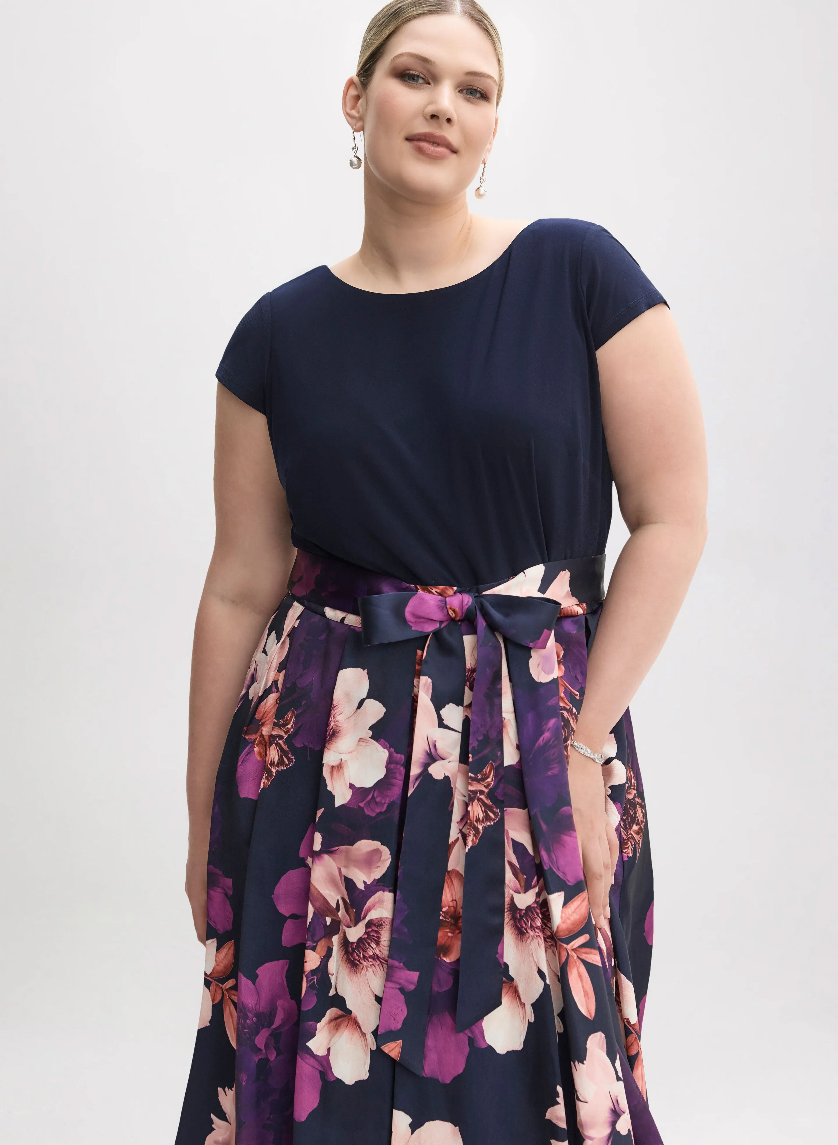 Short Sleeve Floral Dress sold by Laura product image thumbnail 4