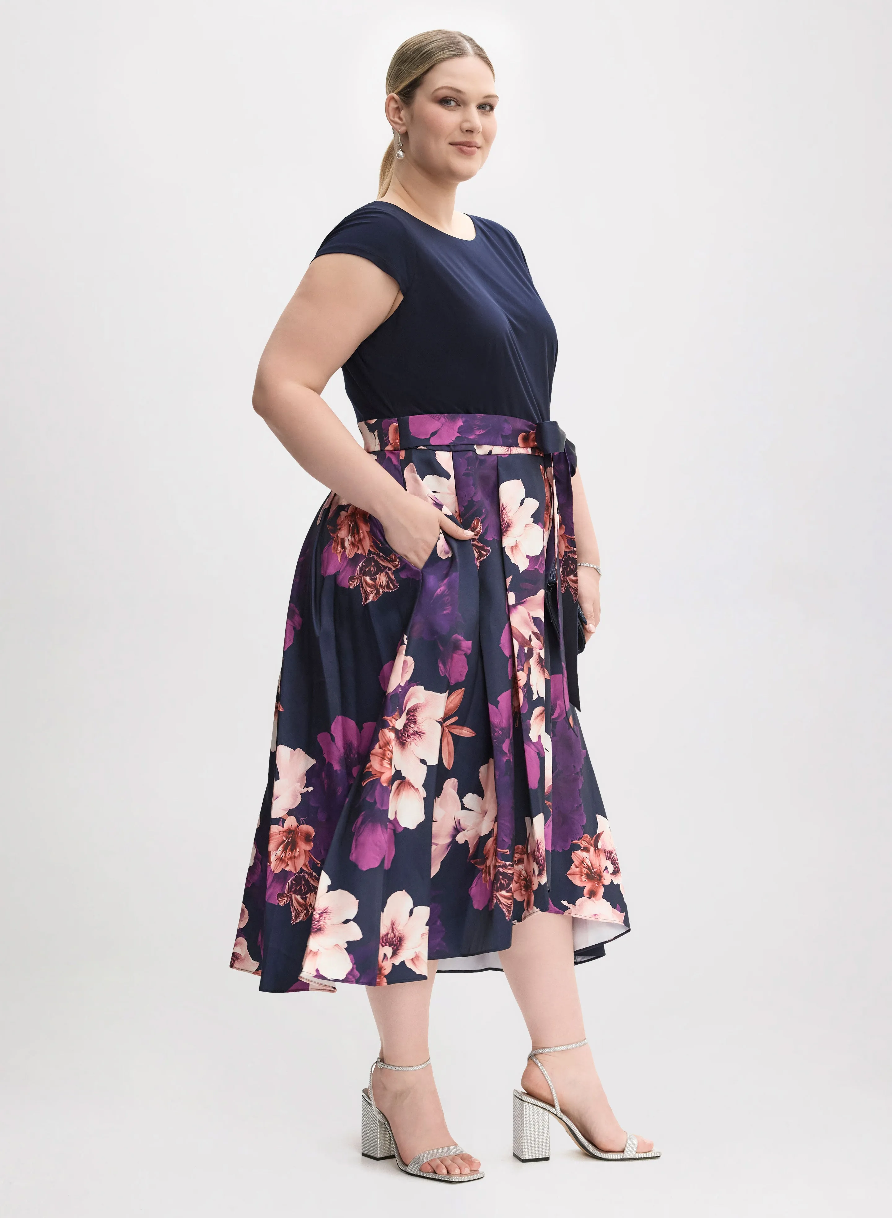 Short Sleeve Floral Dress sold by Laura product image thumbnail 3
