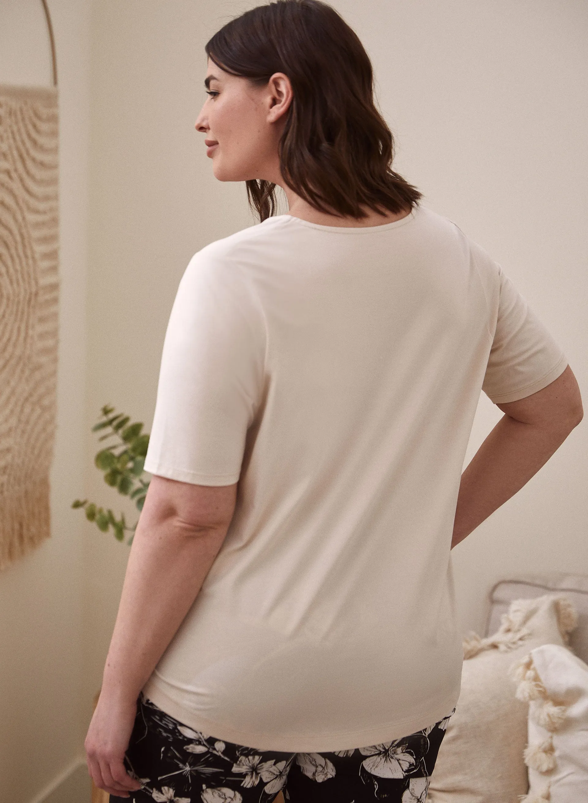 V-Neck Tee sold by Laura product image thumbnail 4