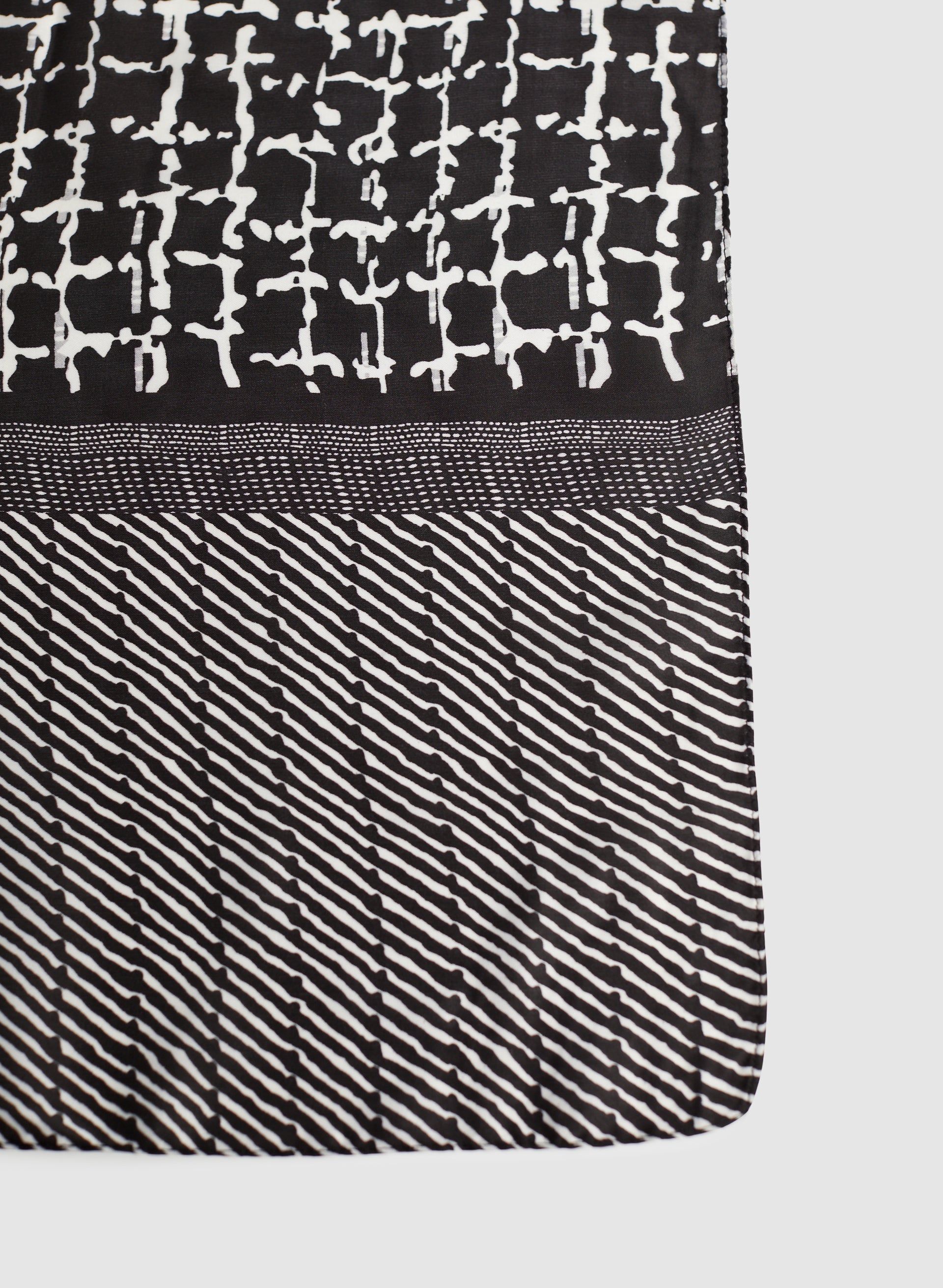 Grid Print Scarf sold by Laura product image thumbnail 2