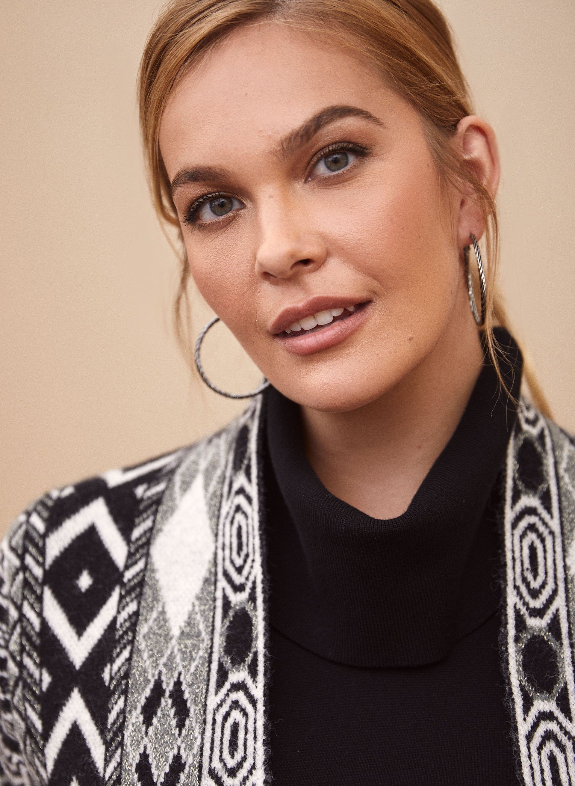 Two-Tone Diamond Motif Cardigan sold by Laura product image thumbnail 2