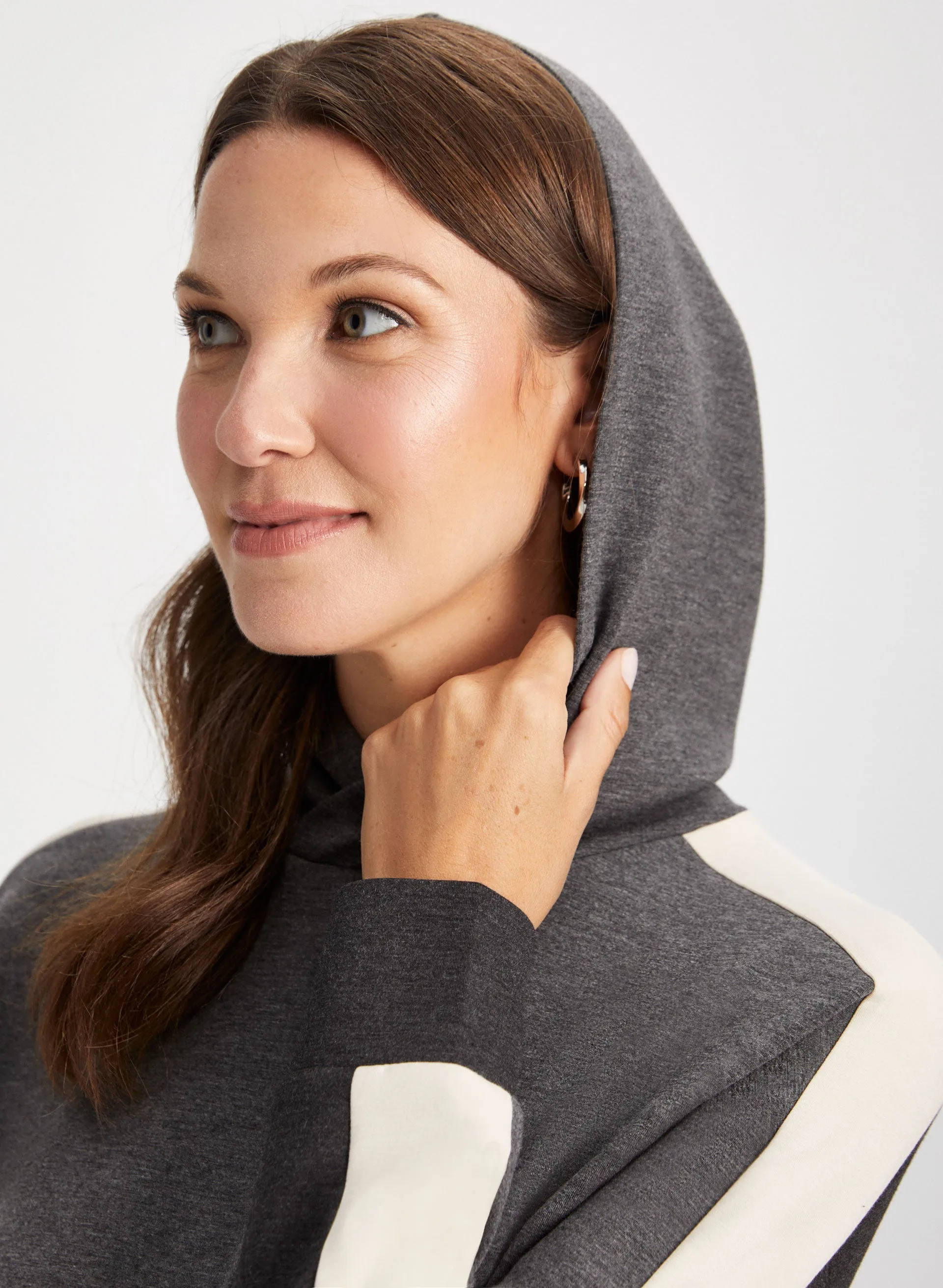 Hooded Colour Block Sweater sold by Laura product image thumbnail 2