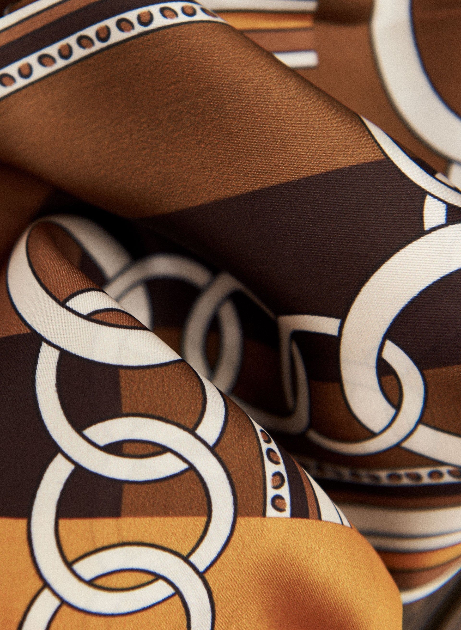 Round Chain Print Scarf sold by Laura product image thumbnail 3