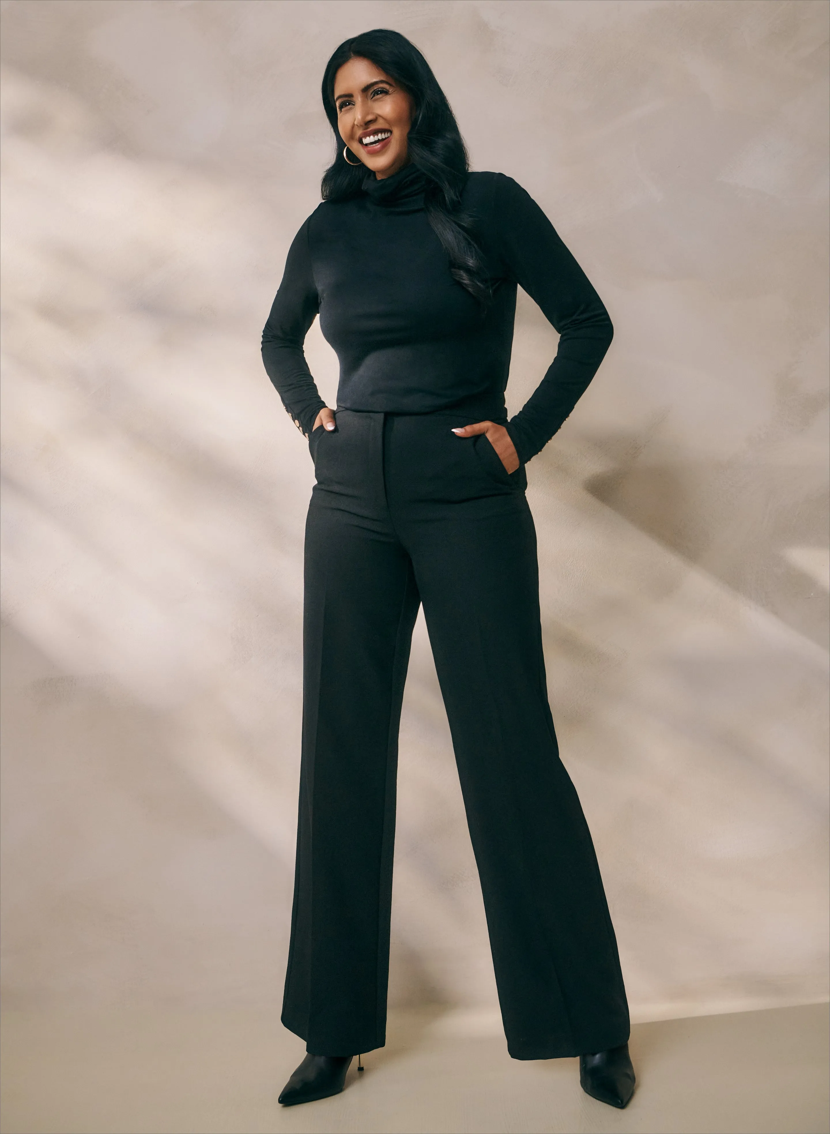 Olivia Wide – Laura sold by Laura