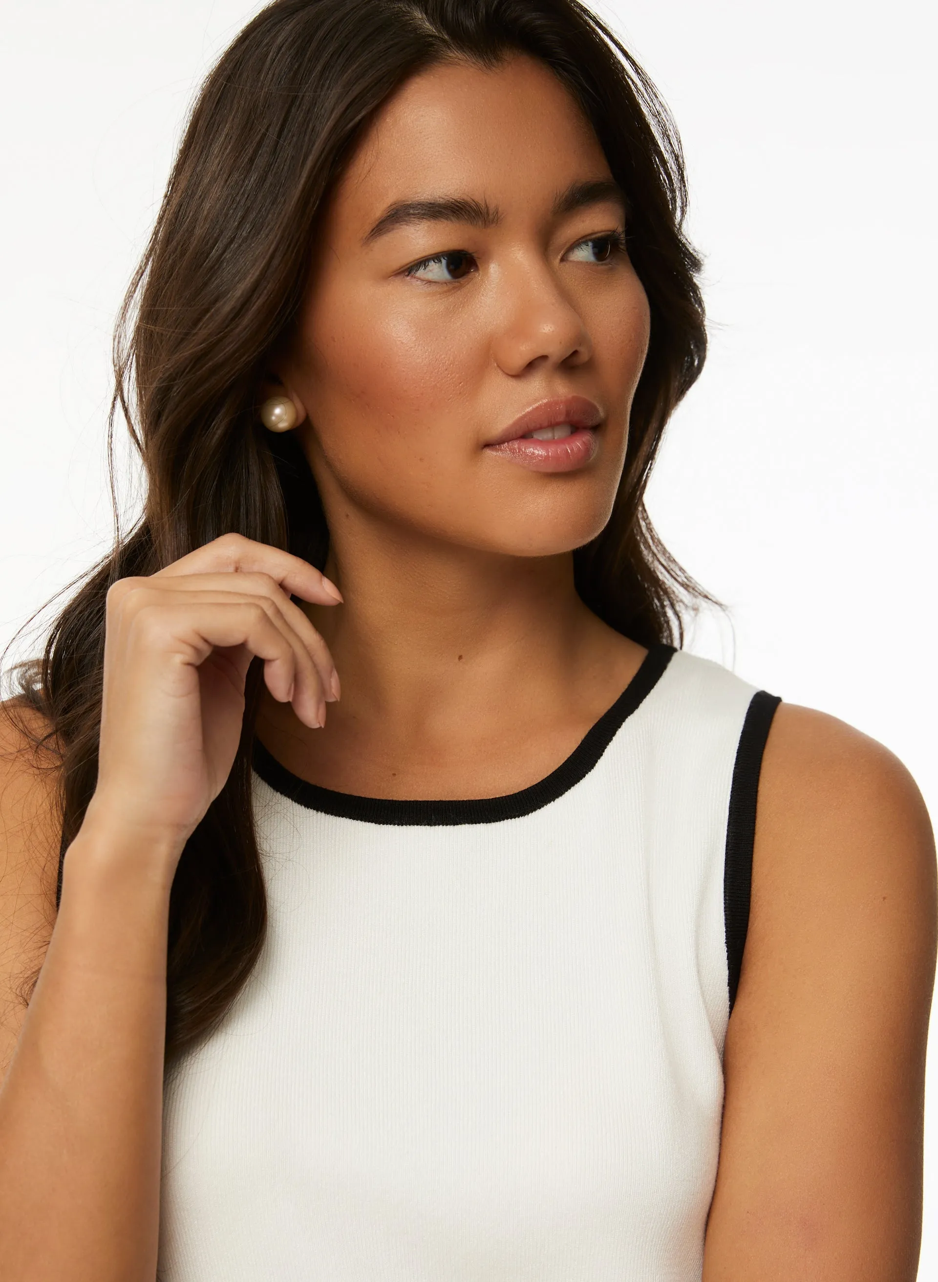 Sleeveless Top sold by Laura product image thumbnail 4