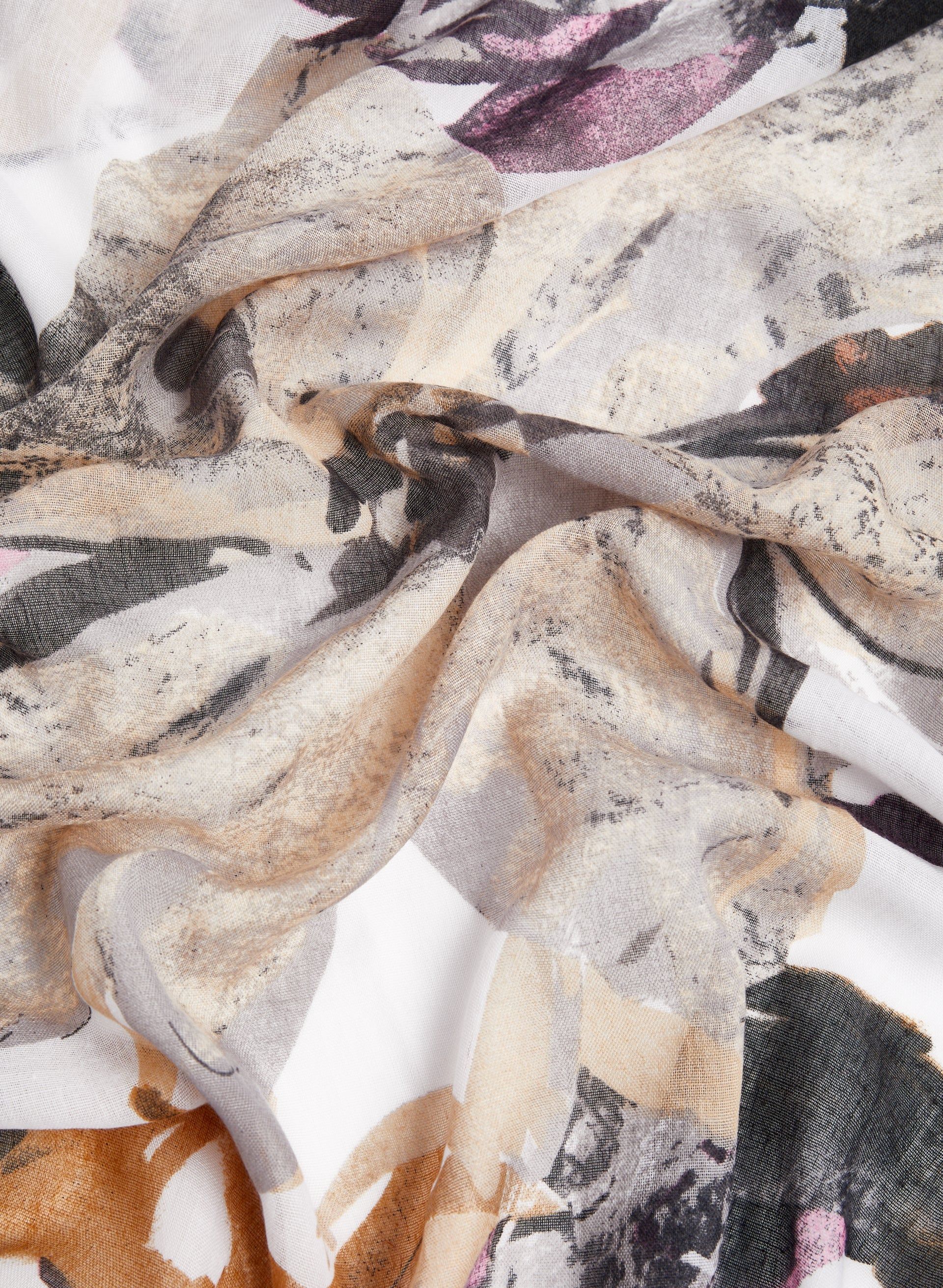 Abstract Floral Motif Scarf sold by Laura product image thumbnail 2