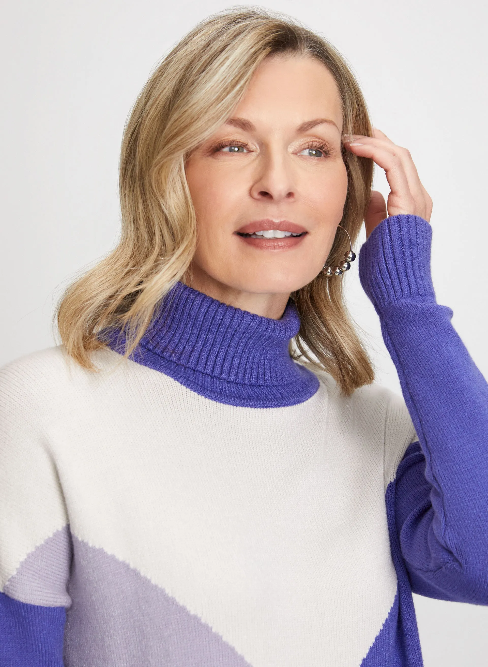 Colour Block Turtleneck Sweater sold by Laura product image thumbnail 2