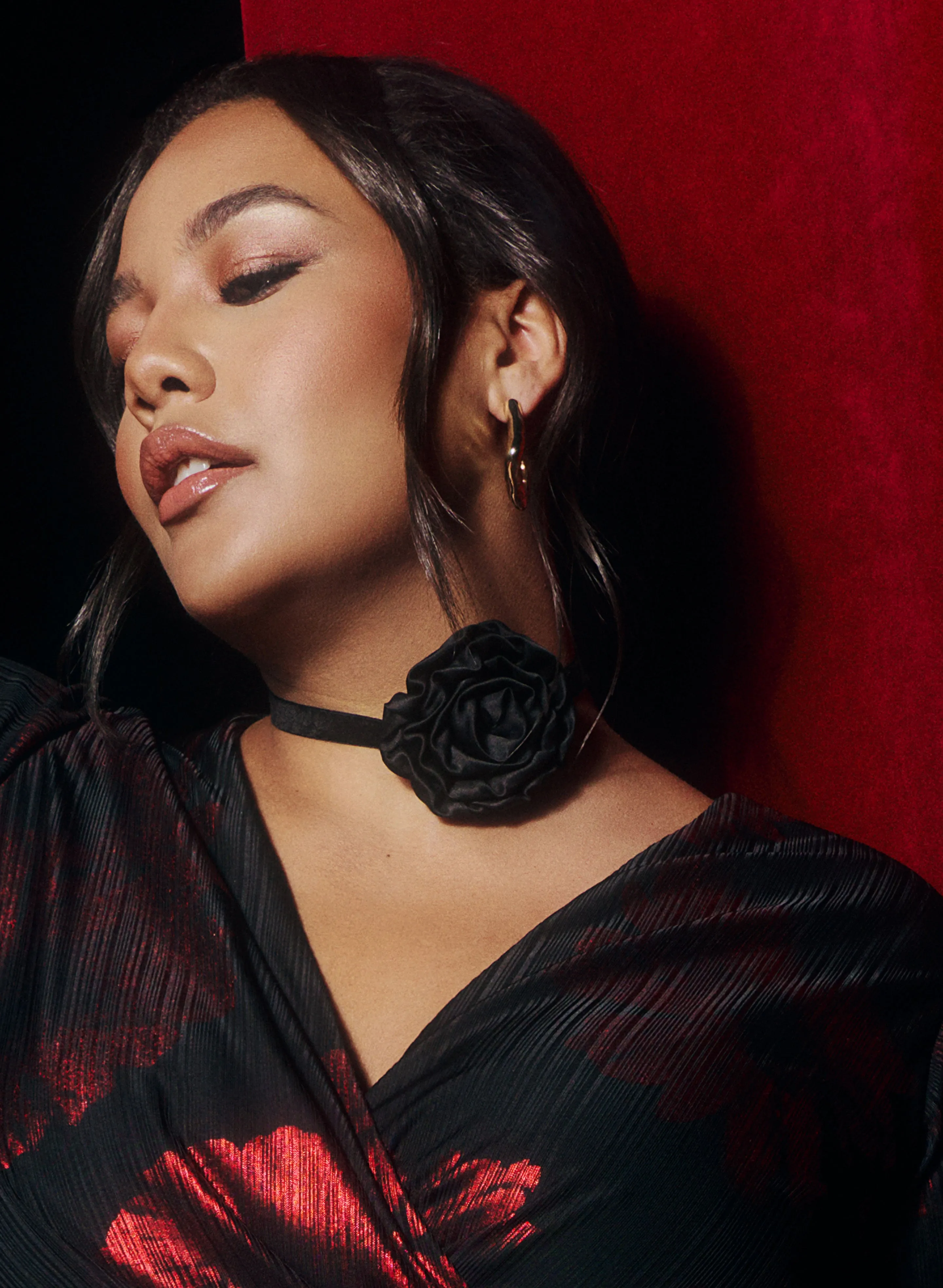 Rose Choker Necklace sold by Laura product image thumbnail 3